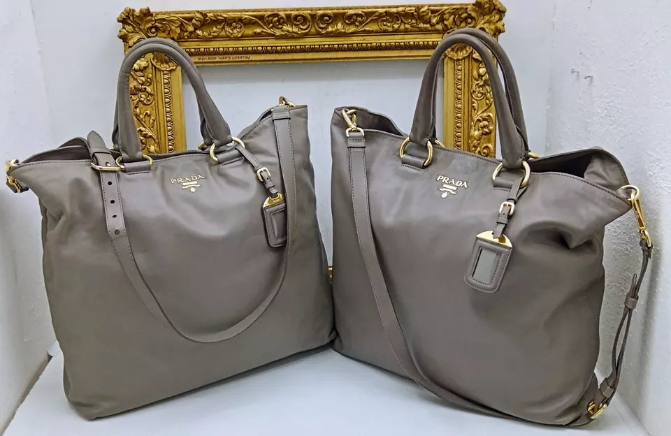 Prada – Shopper a Mano oppure a Tracolla in Pelle Grigia