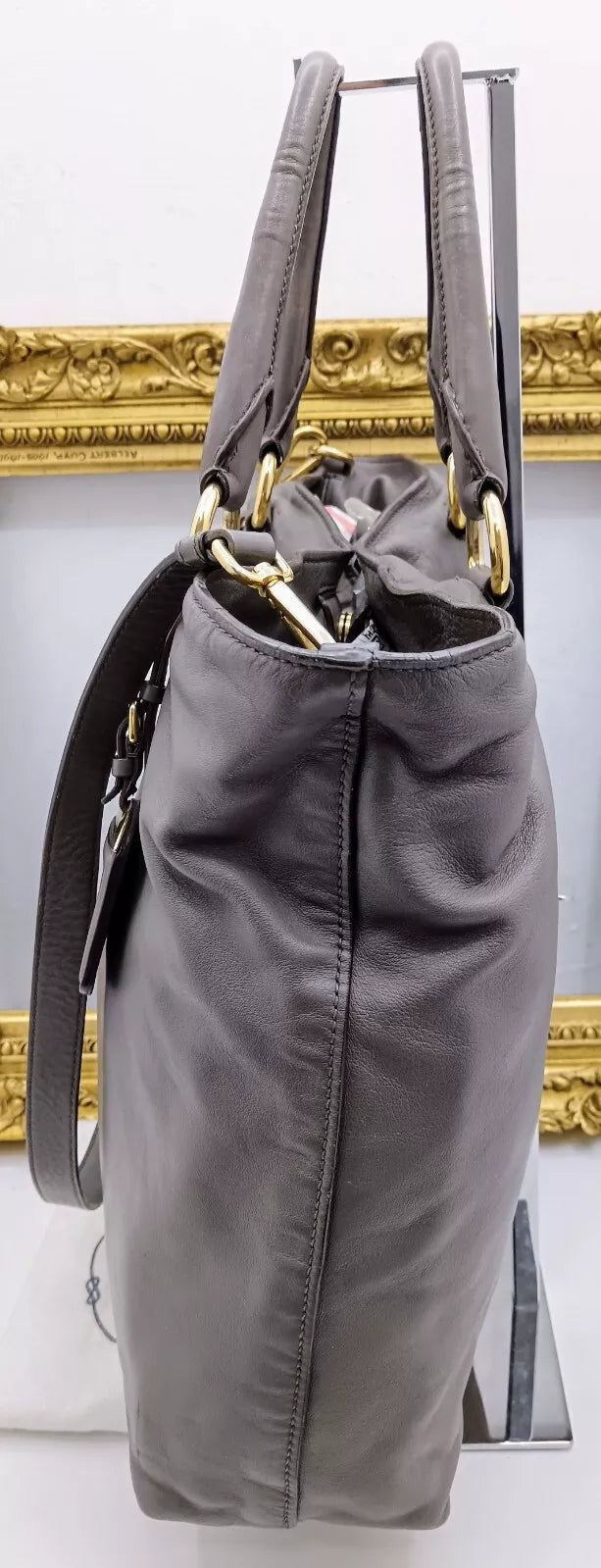 Prada – Shopper a Mano oppure a Tracolla in Pelle Grigia