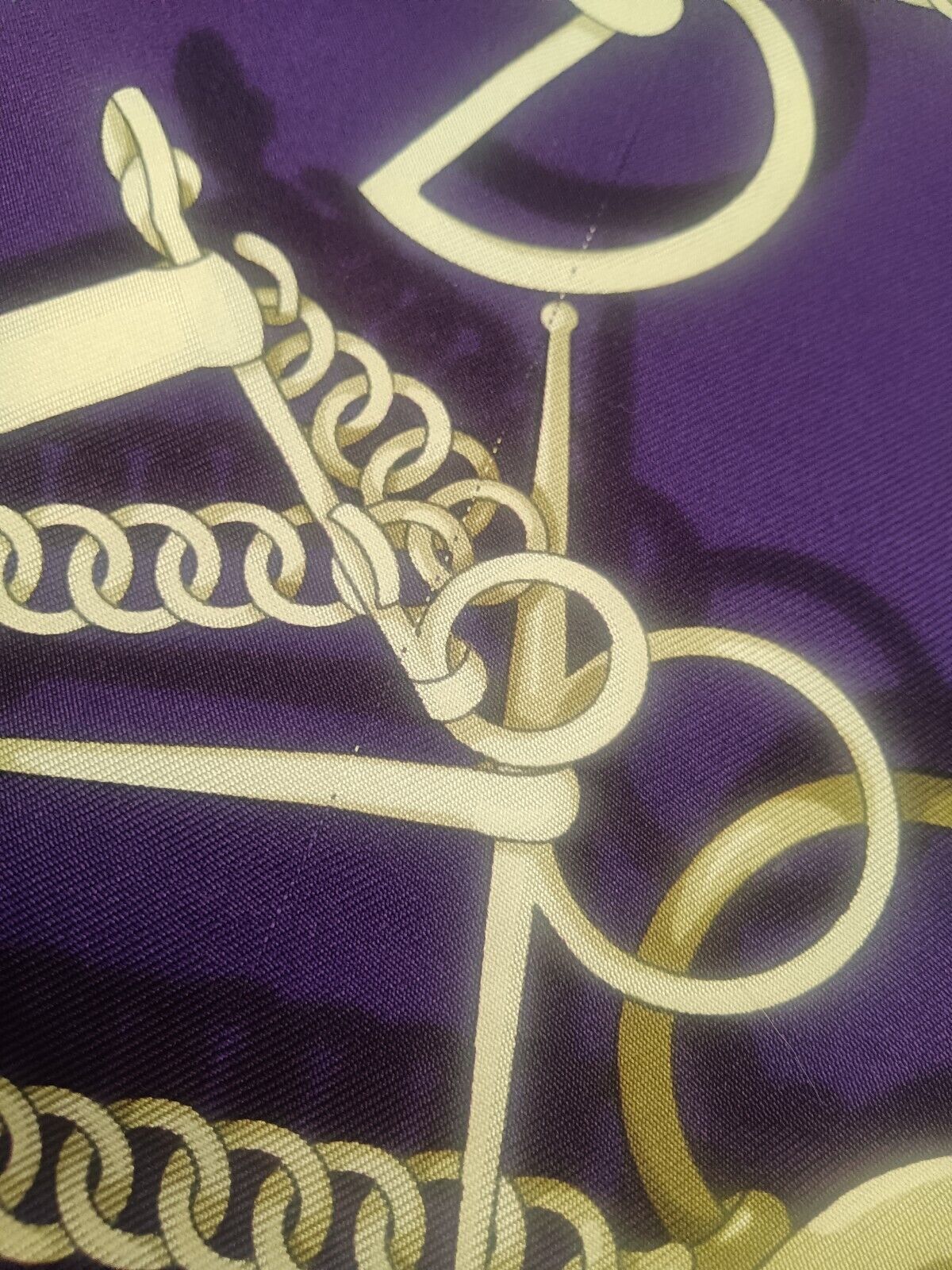 Gucci – Foulard in seta viola