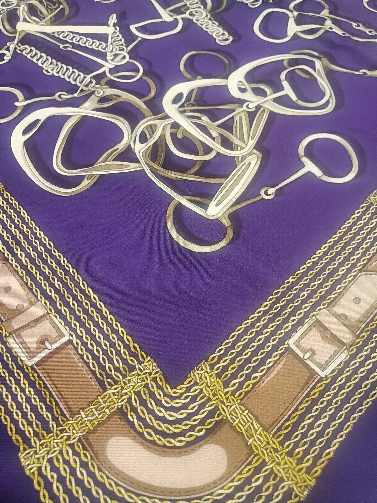 Gucci – Foulard in seta viola