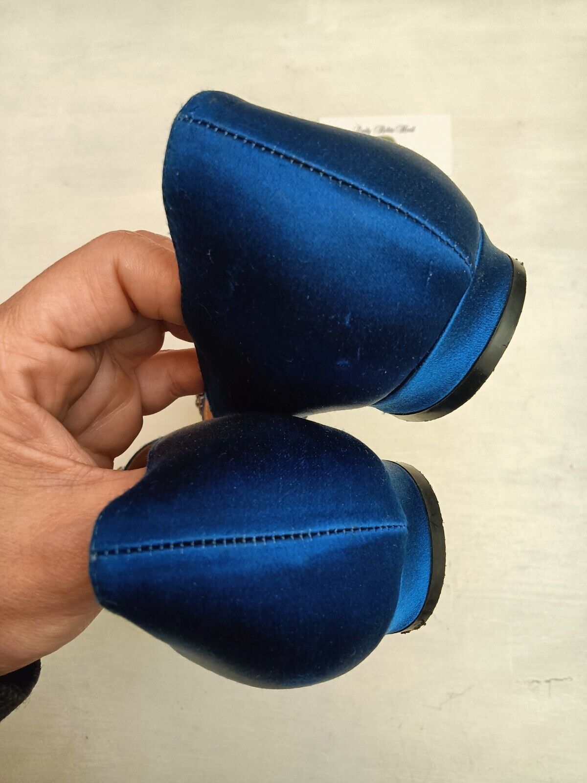 Manolo Blahnik – Ballerine Hangisi in Raso di Seta Blu Royal