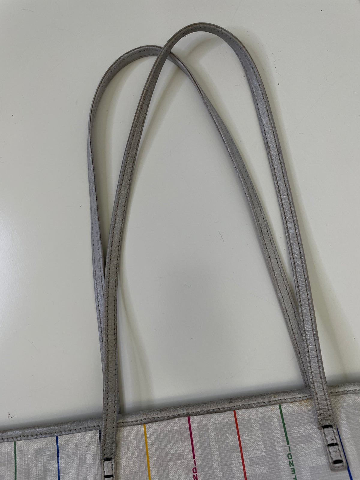 Fendi – Roll Tote FF Zucca Bianca con Righe Multicolore