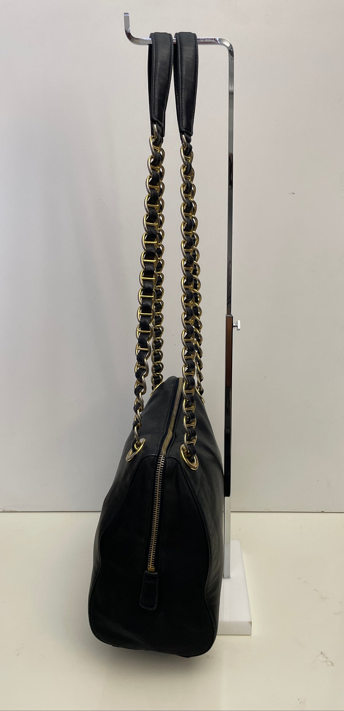 Prada - Borsa A Spalla Logo Impresso Vintage In Pelle E Nylon Blu Scuro Con Tracolla Con Catene
