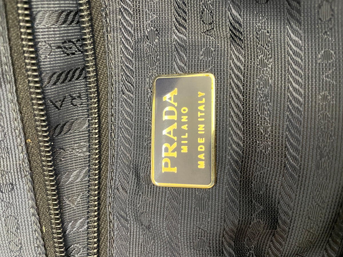 Prada - Borsa A Spalla Logo Impresso Vintage In Pelle E Nylon Blu Scuro Con Tracolla Con Catene