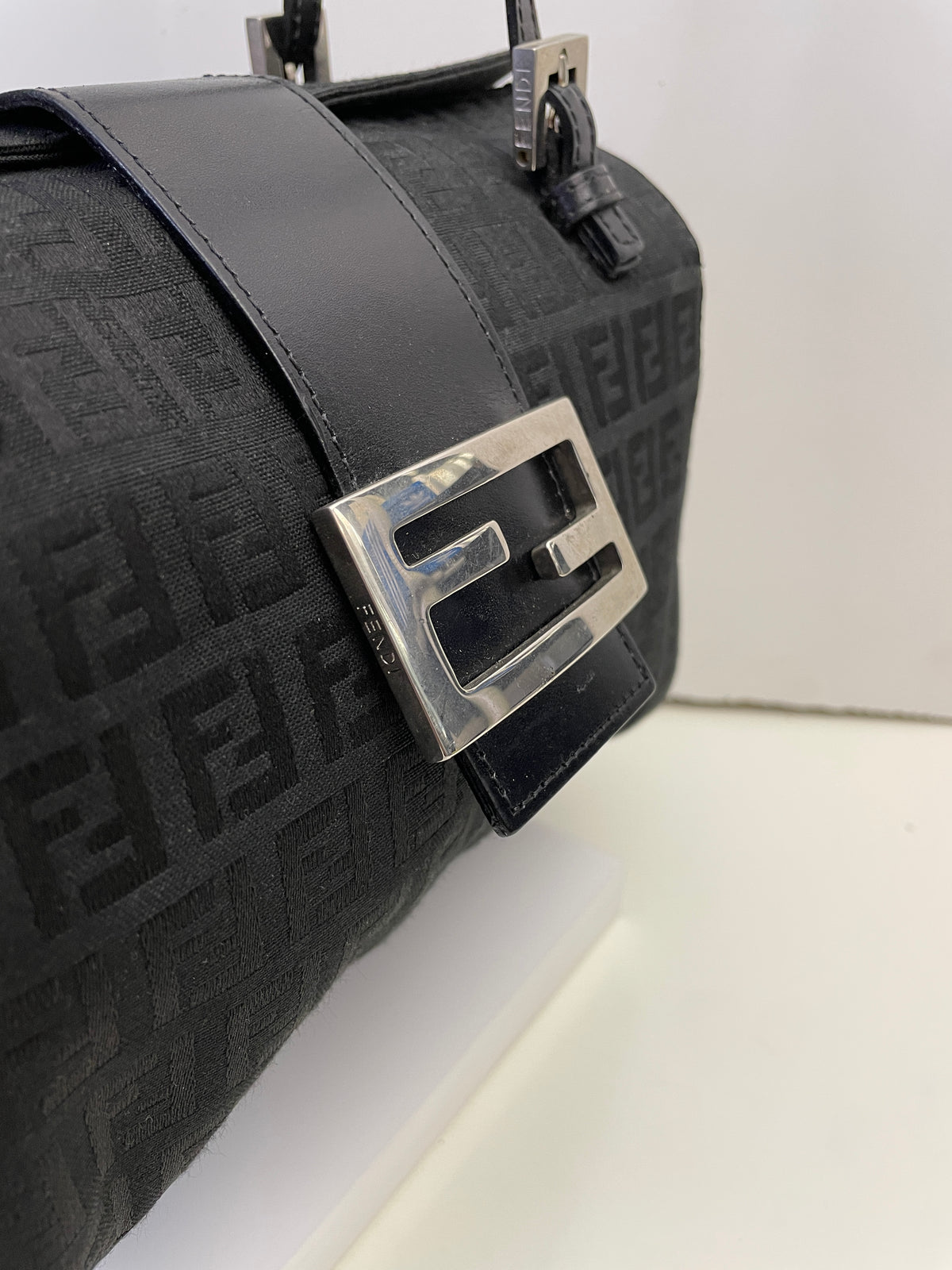 Fendi - Baguette Mini Tote Tessuto Zucchino Nero E Inserti In Pelle Nera