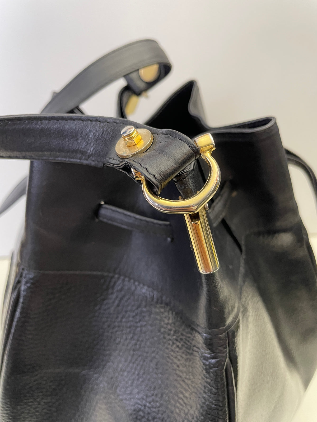 Cartier - Secchiello Bombato Double-face in Pelle Nero Vintage