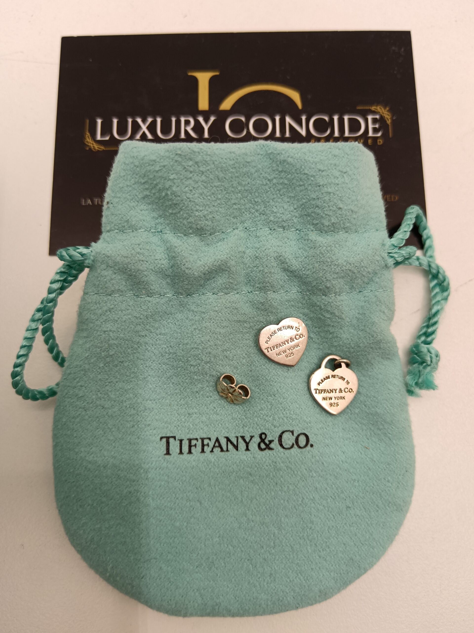 Tiffany & Co. – Orecchino Singolo a Lobo in Argento 925 Cuore Inciso