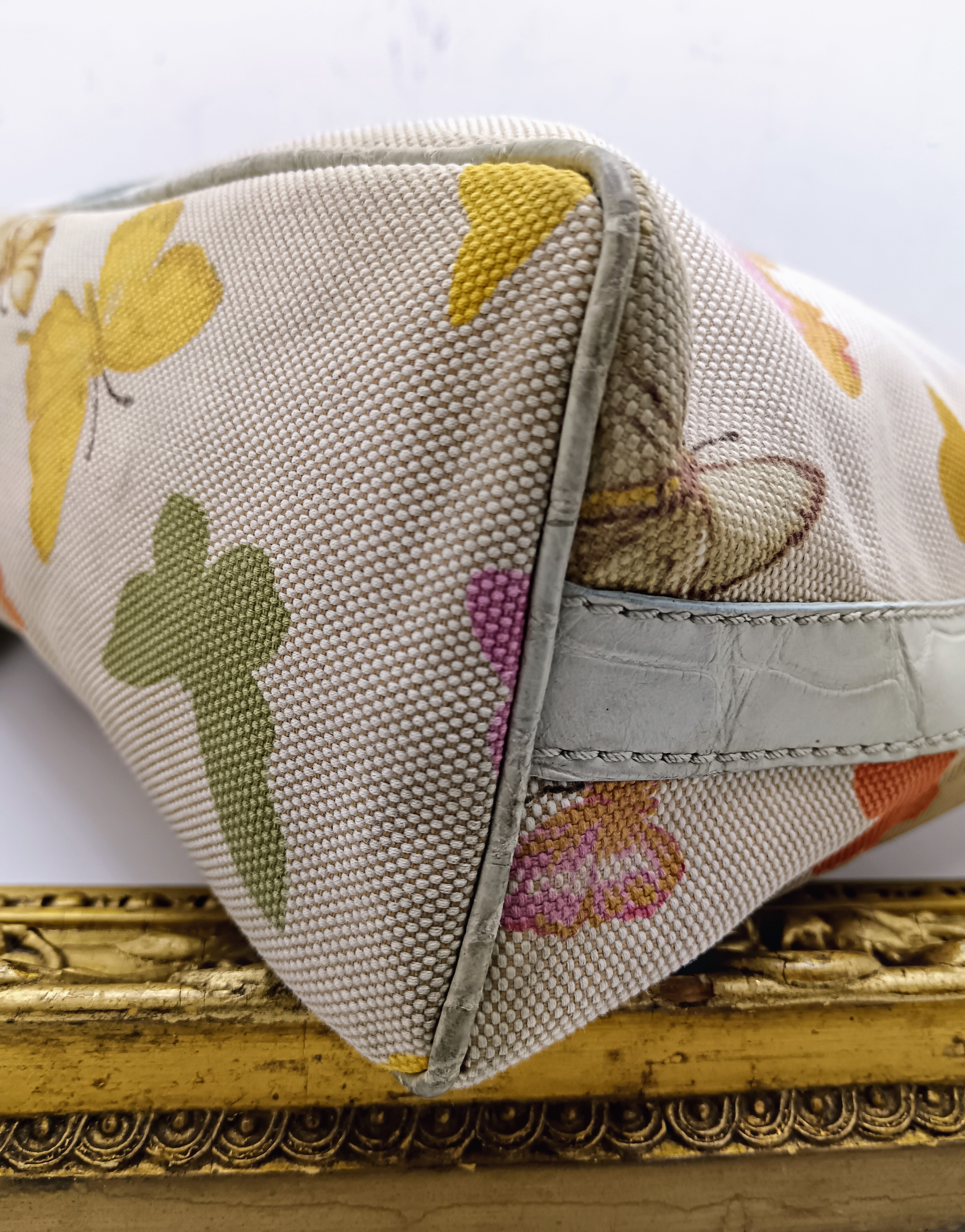 Valentino Garavani – Borsa Hobo in canapa con farfalle e pelle cocco azzurra