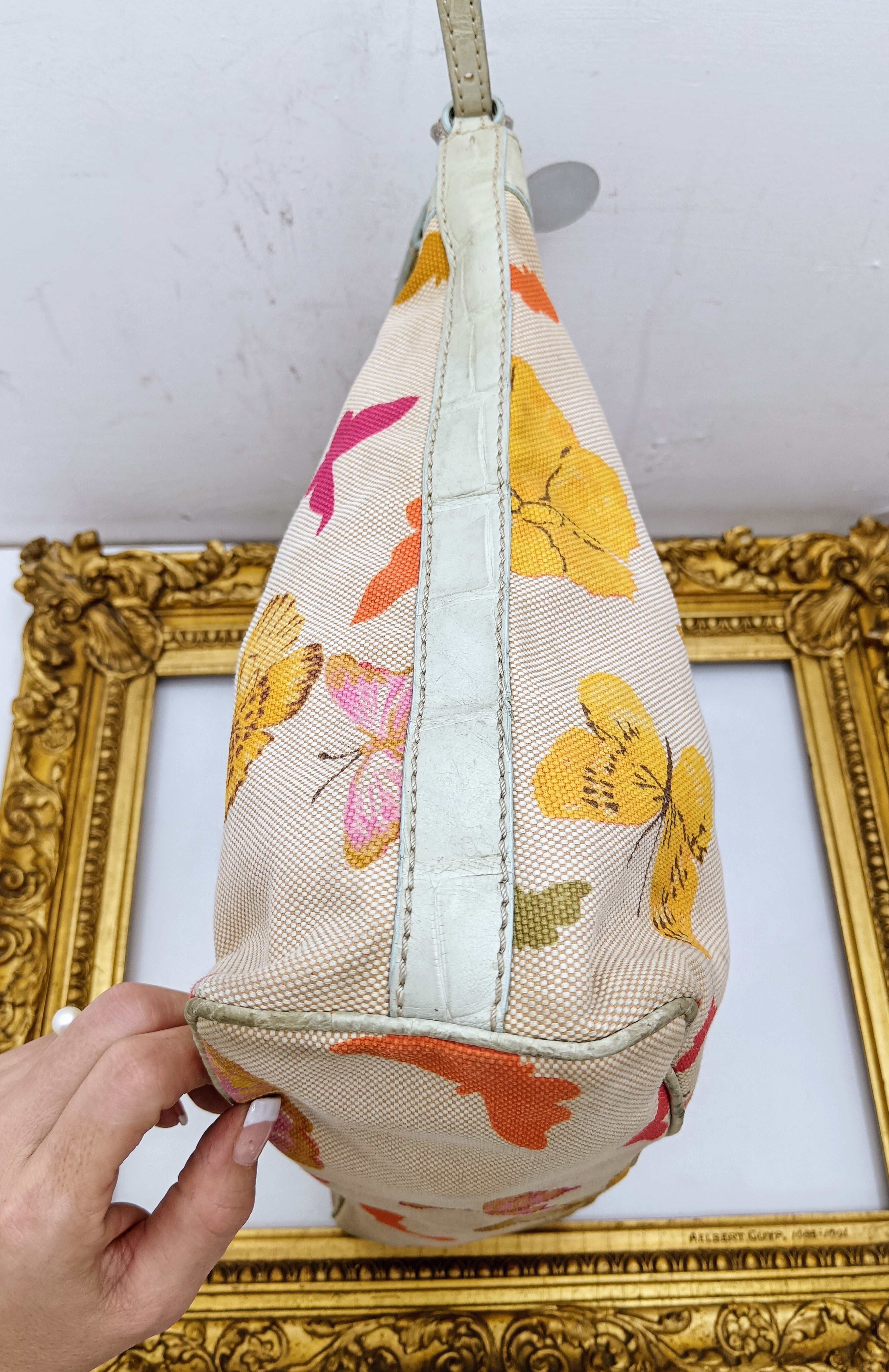 Valentino Garavani – Borsa Hobo in canapa con farfalle e pelle cocco azzurra