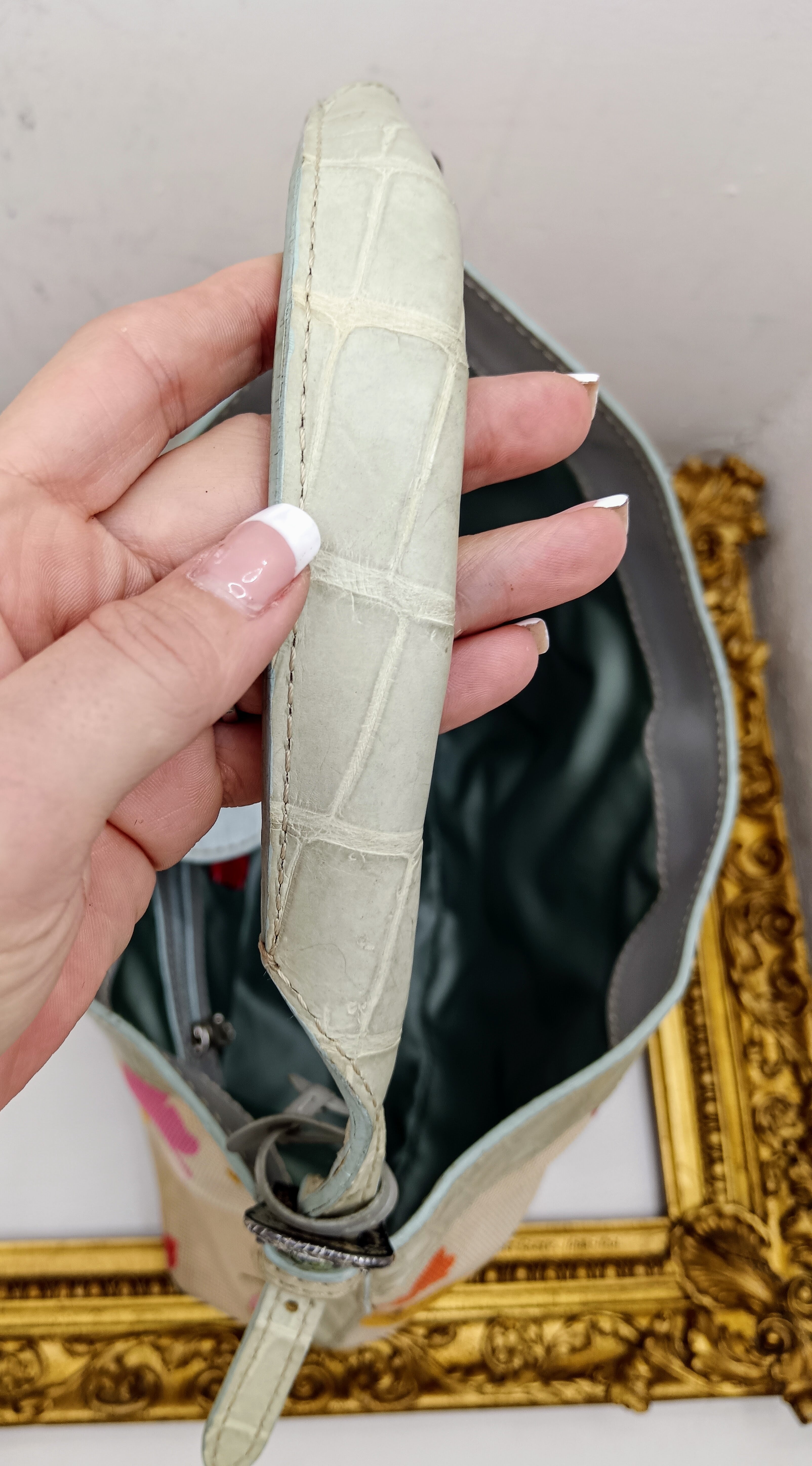 Valentino Garavani – Borsa Hobo in canapa con farfalle e pelle cocco azzurra