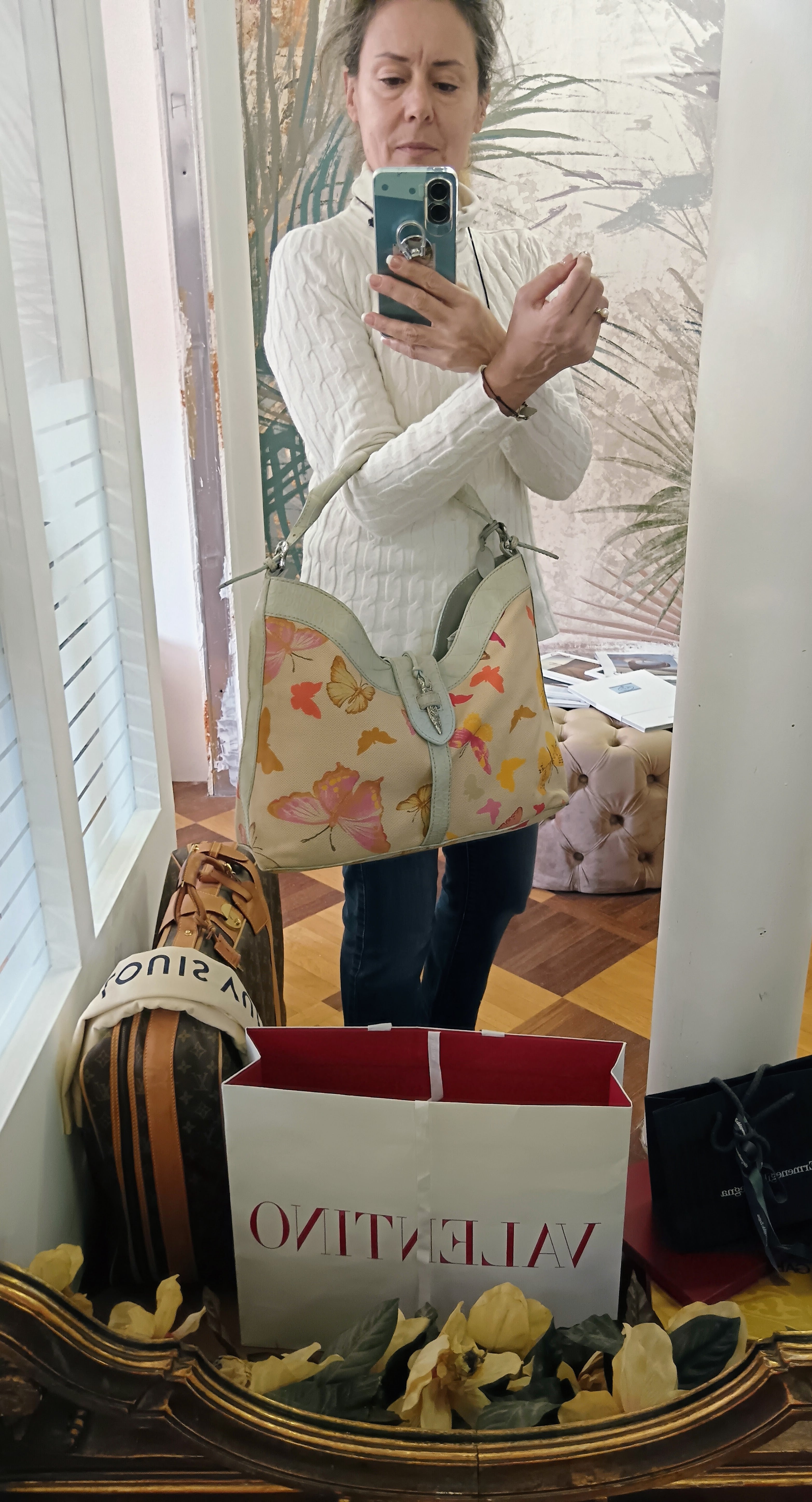Valentino Garavani – Borsa Hobo in canapa con farfalle e pelle cocco azzurra