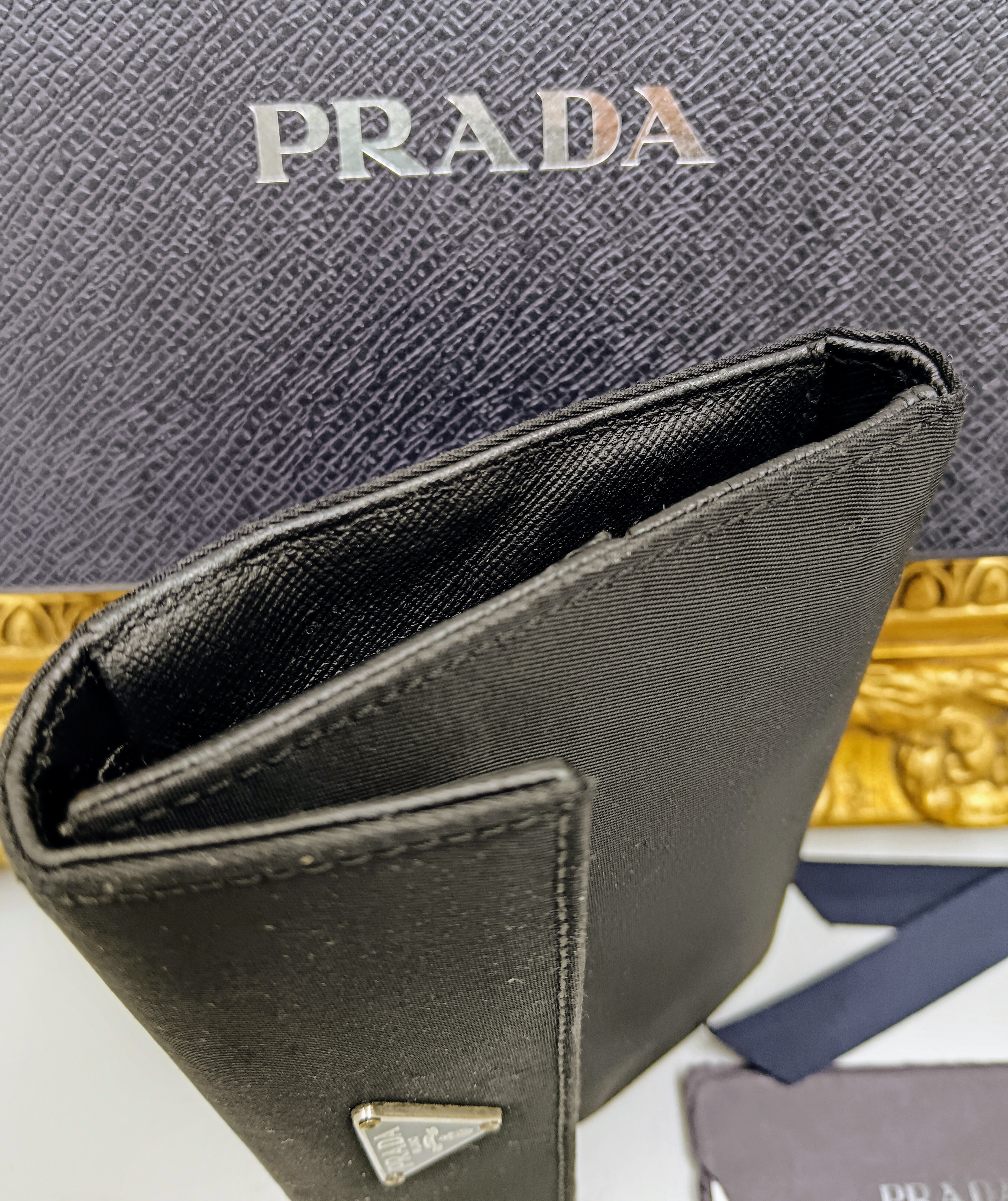 Prada – Portafoglio in nylon e pelle Saffiano nero Vintage