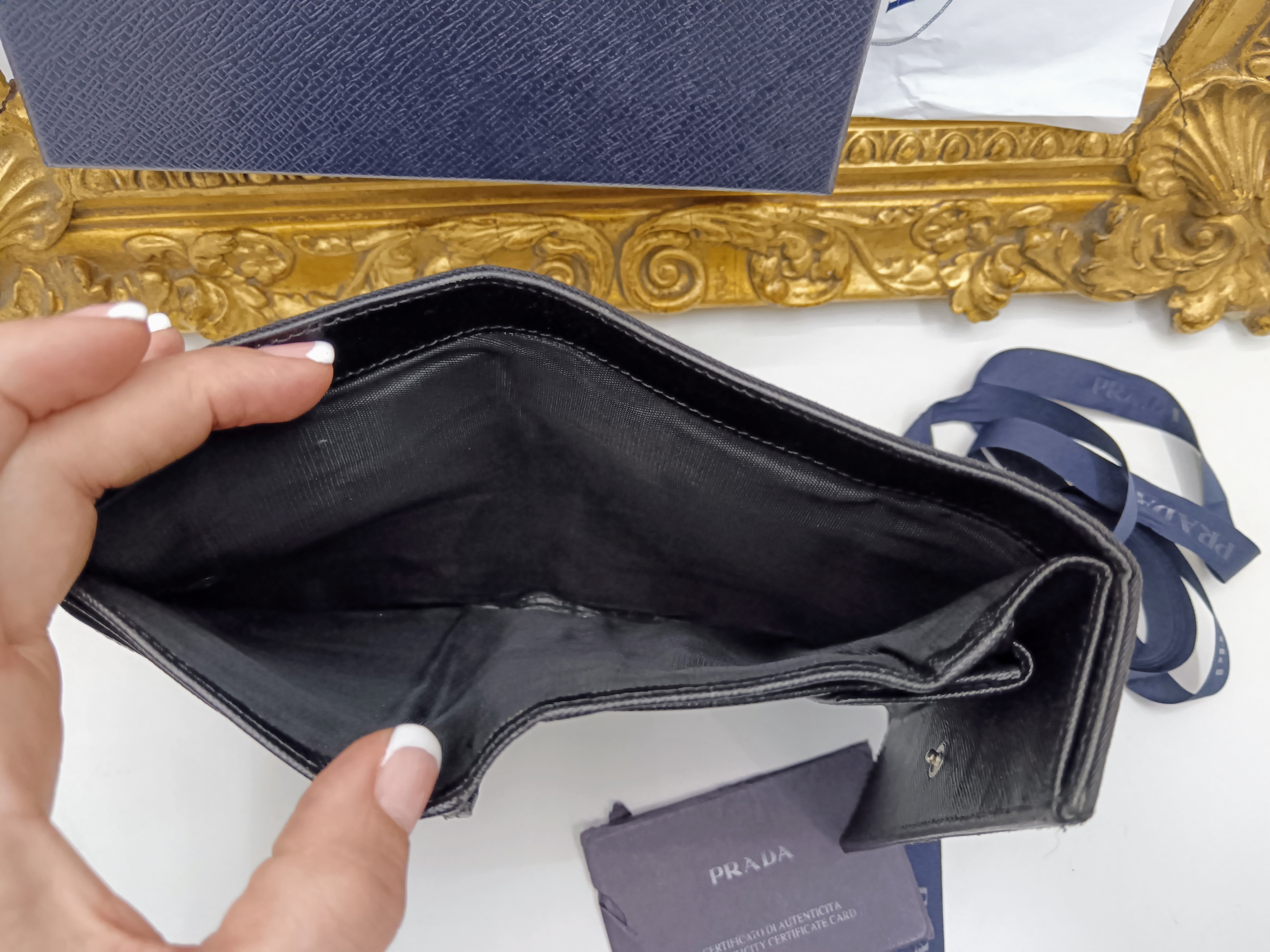 Prada – Portafoglio in nylon e pelle Saffiano nero Vintage