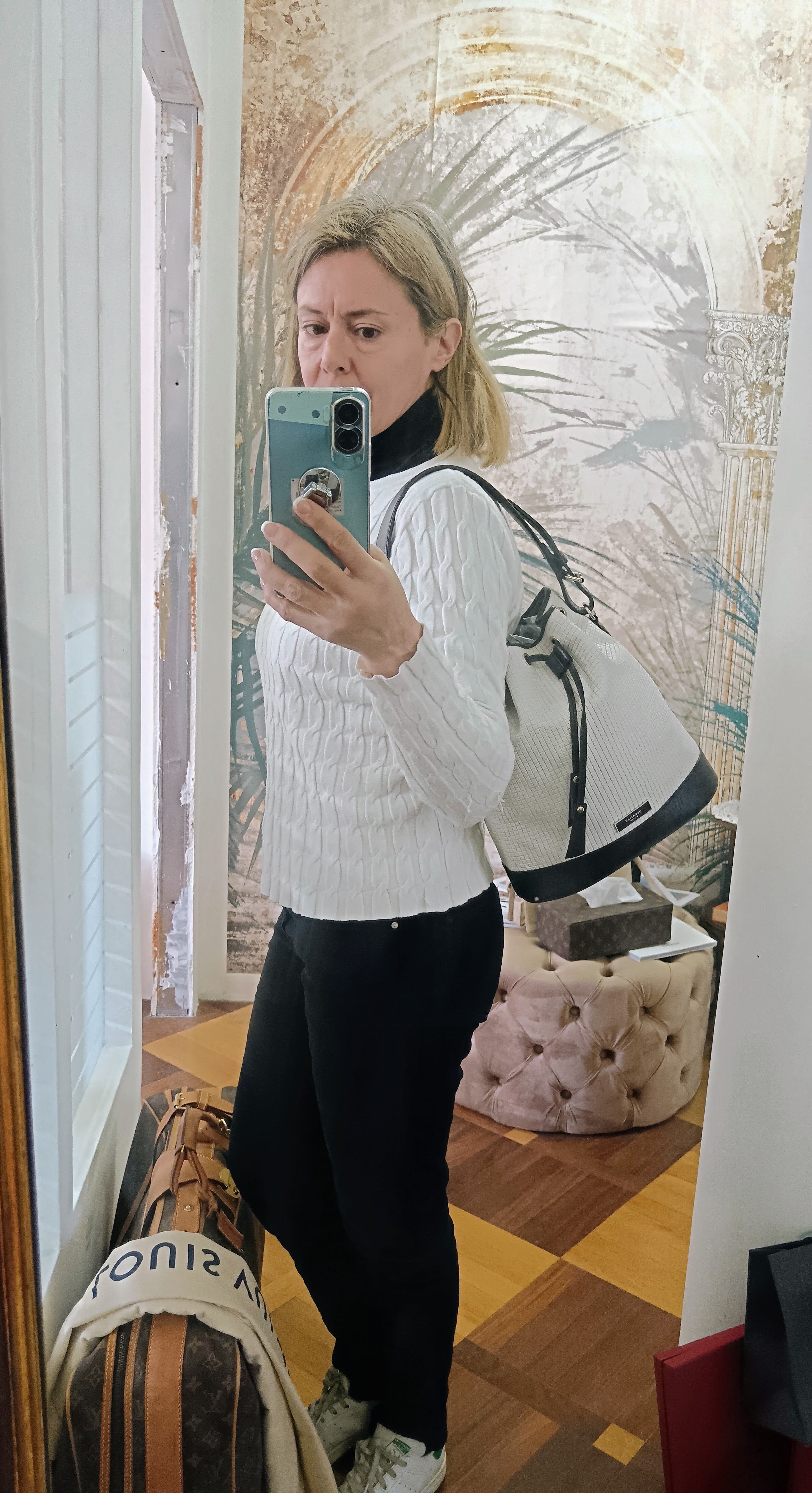 Serapian -Secchiello “Stephan” Borsa a spalla in canvas bianco e pelle nera