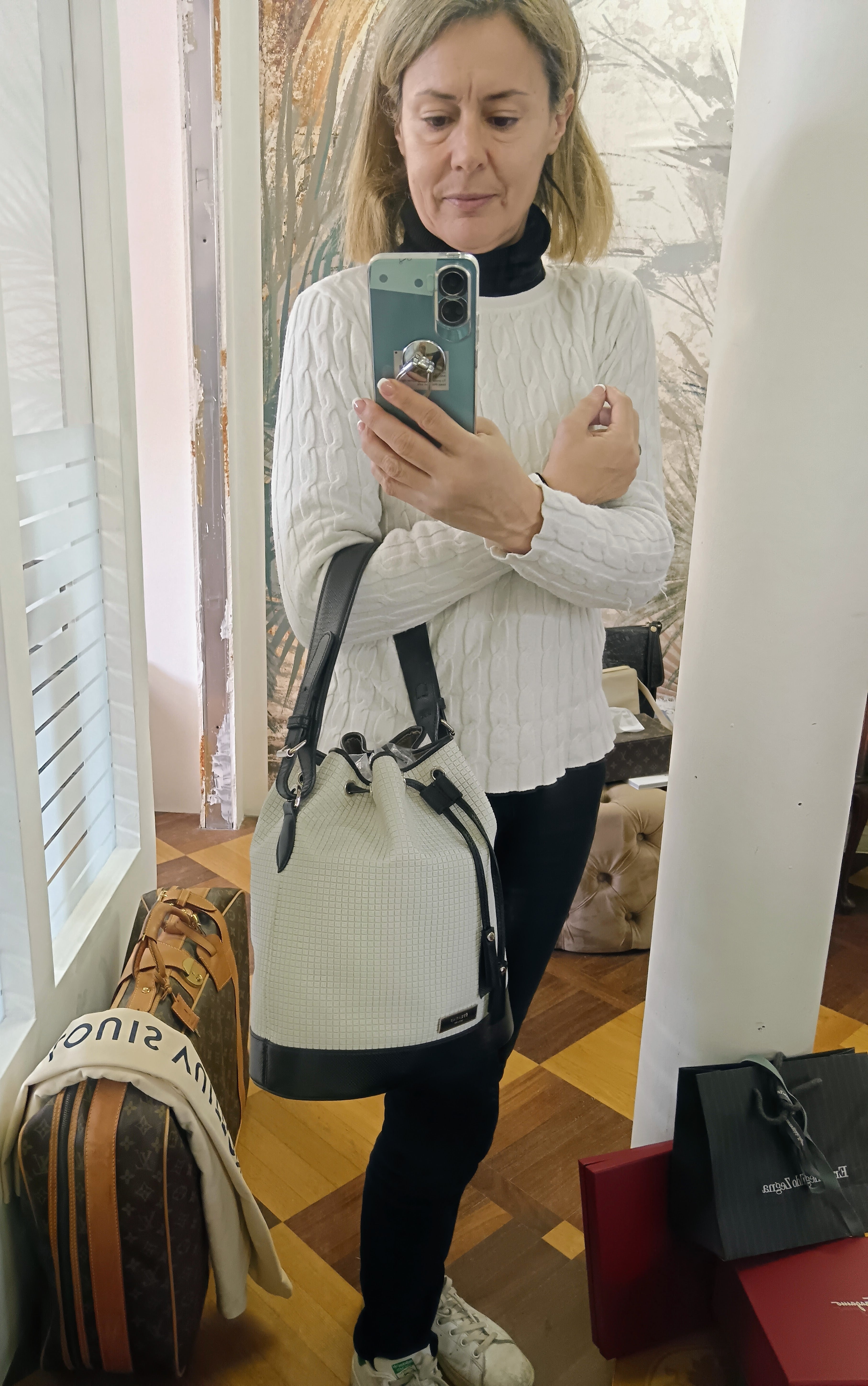 Serapian -Secchiello “Stephan” Borsa a spalla in canvas bianco e pelle nera