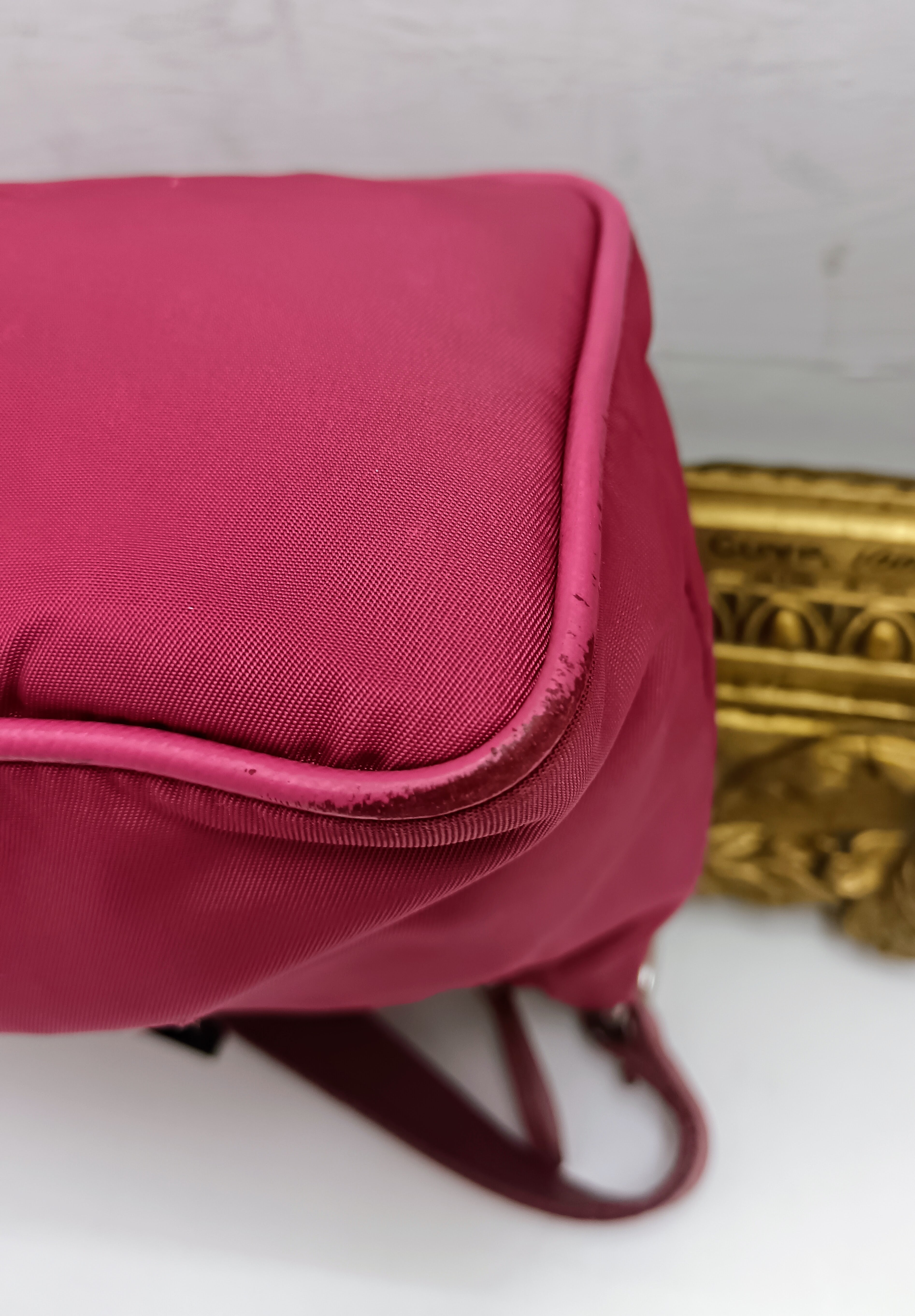 Prada – Mini Bag Pochette Re-Nylon e Pelle Saffiano