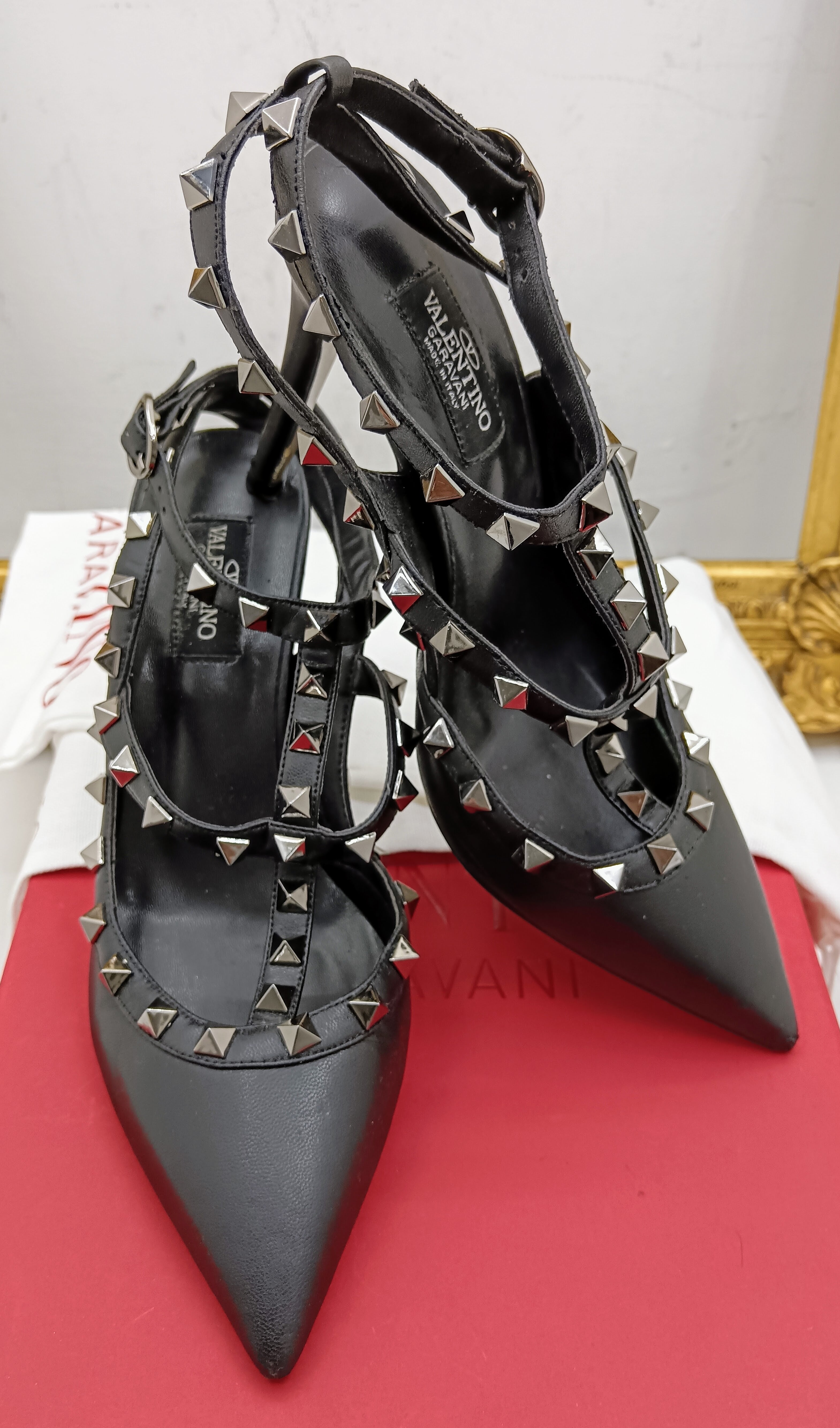 Valentino Garavani – Décolleté Rockstud in Pelle Nera