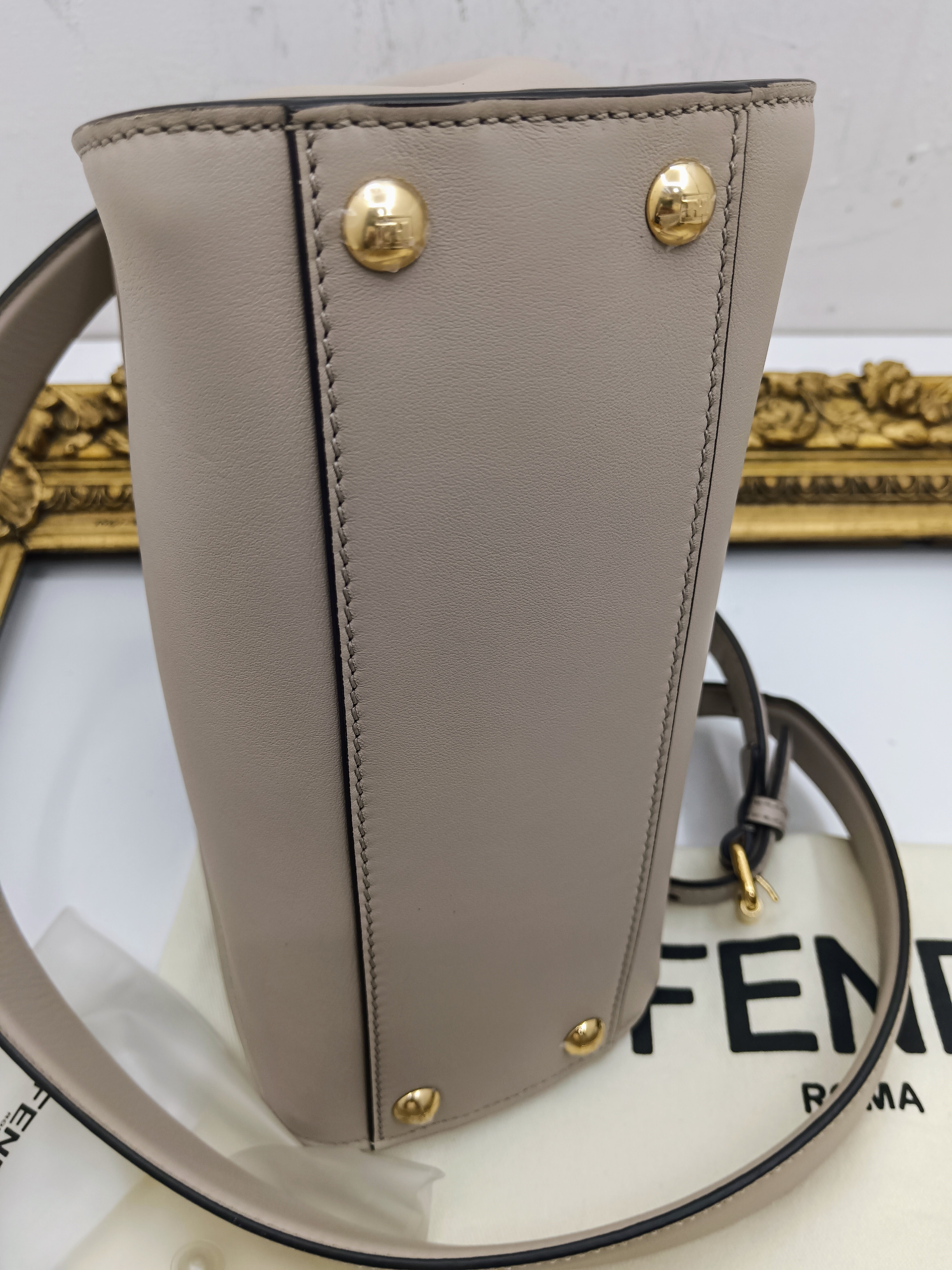 Fendi – Peekaboo Mini in Pelle Beige