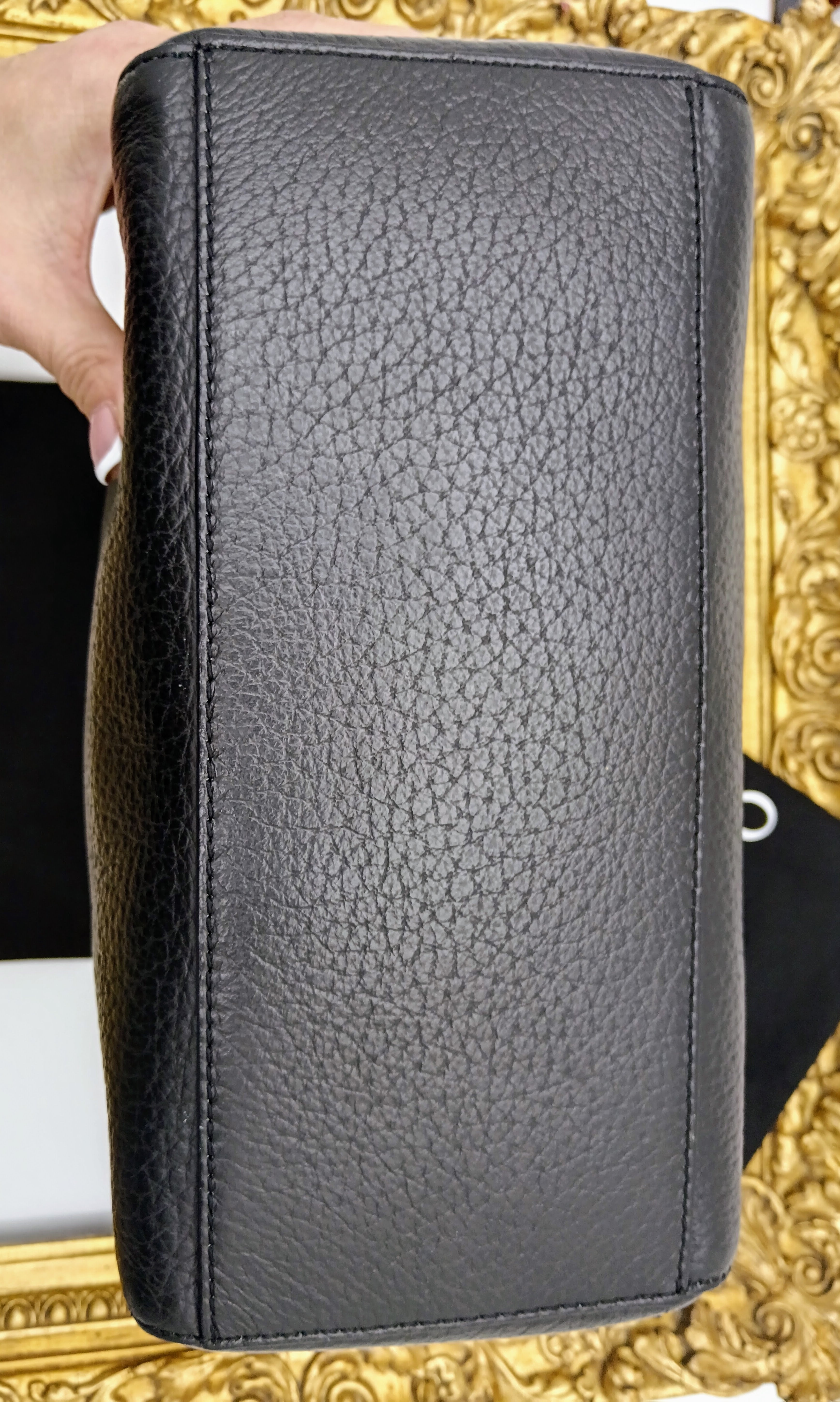 Orciani – Sveva Soft Media Tote Bag Pelle Martellata Nera con Tracolla