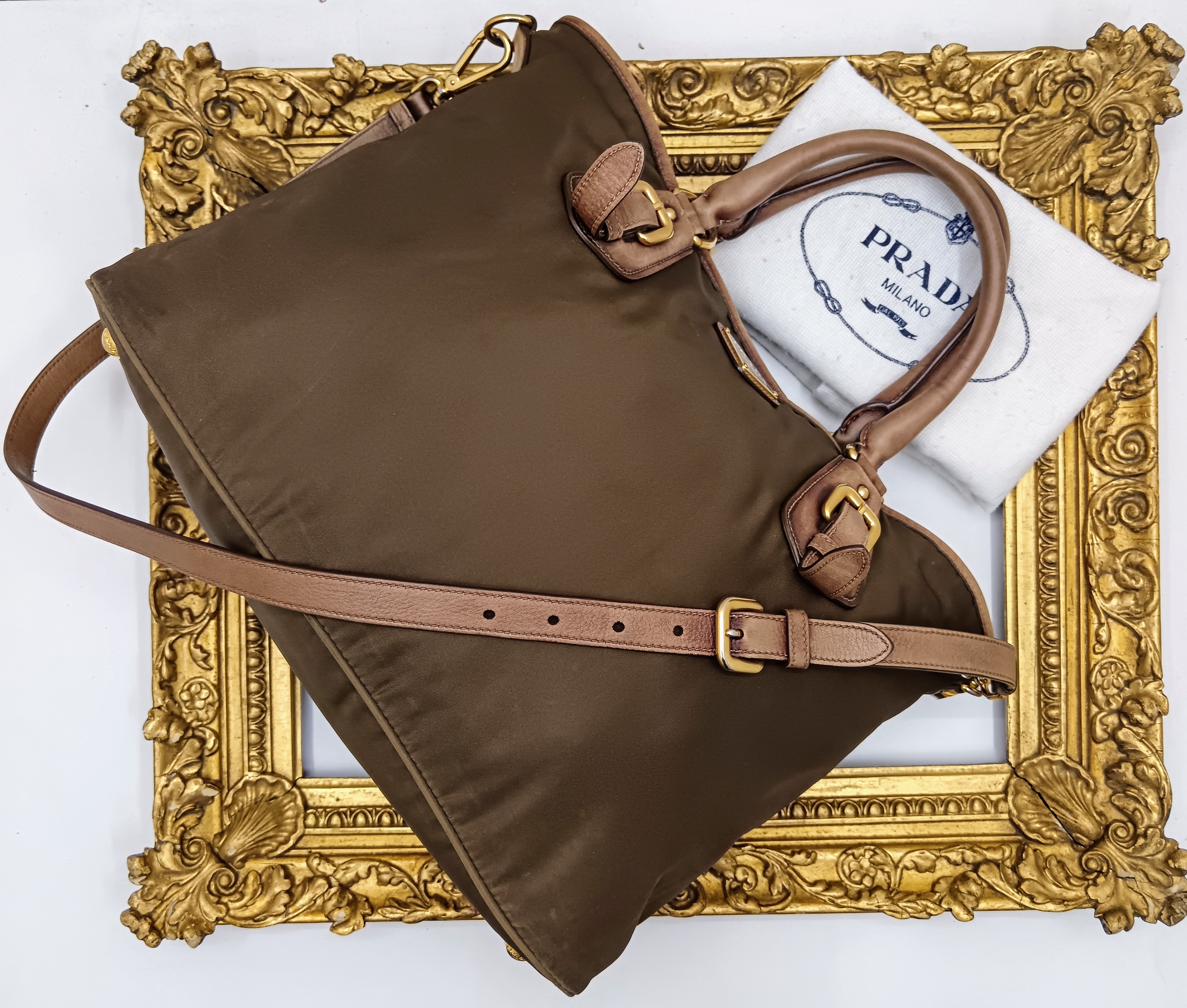 Prada – Borsa Shopper Media Nylon Marrone e Pelle Nocciola