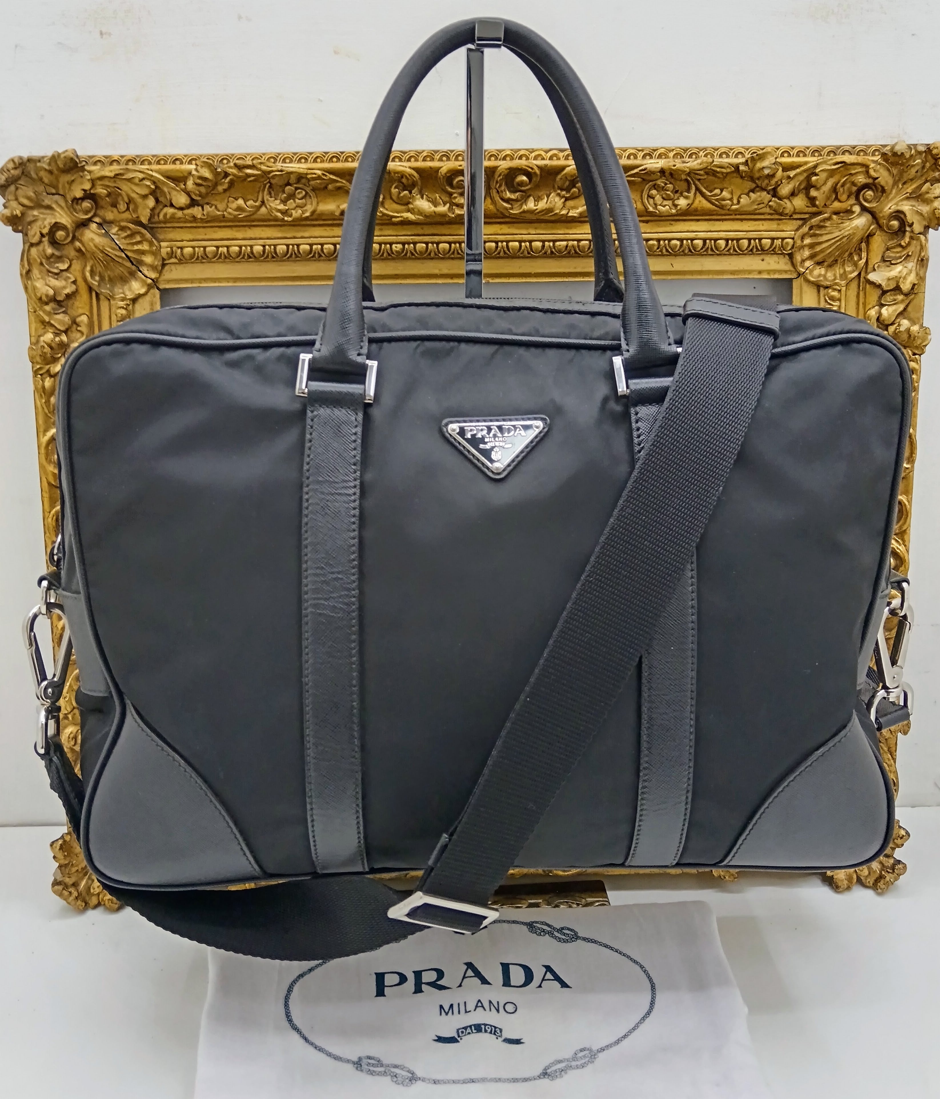 Prada - Cartella Valigetta Unisex in Re-Nylon e Pelle Saffiano Nera Full Set