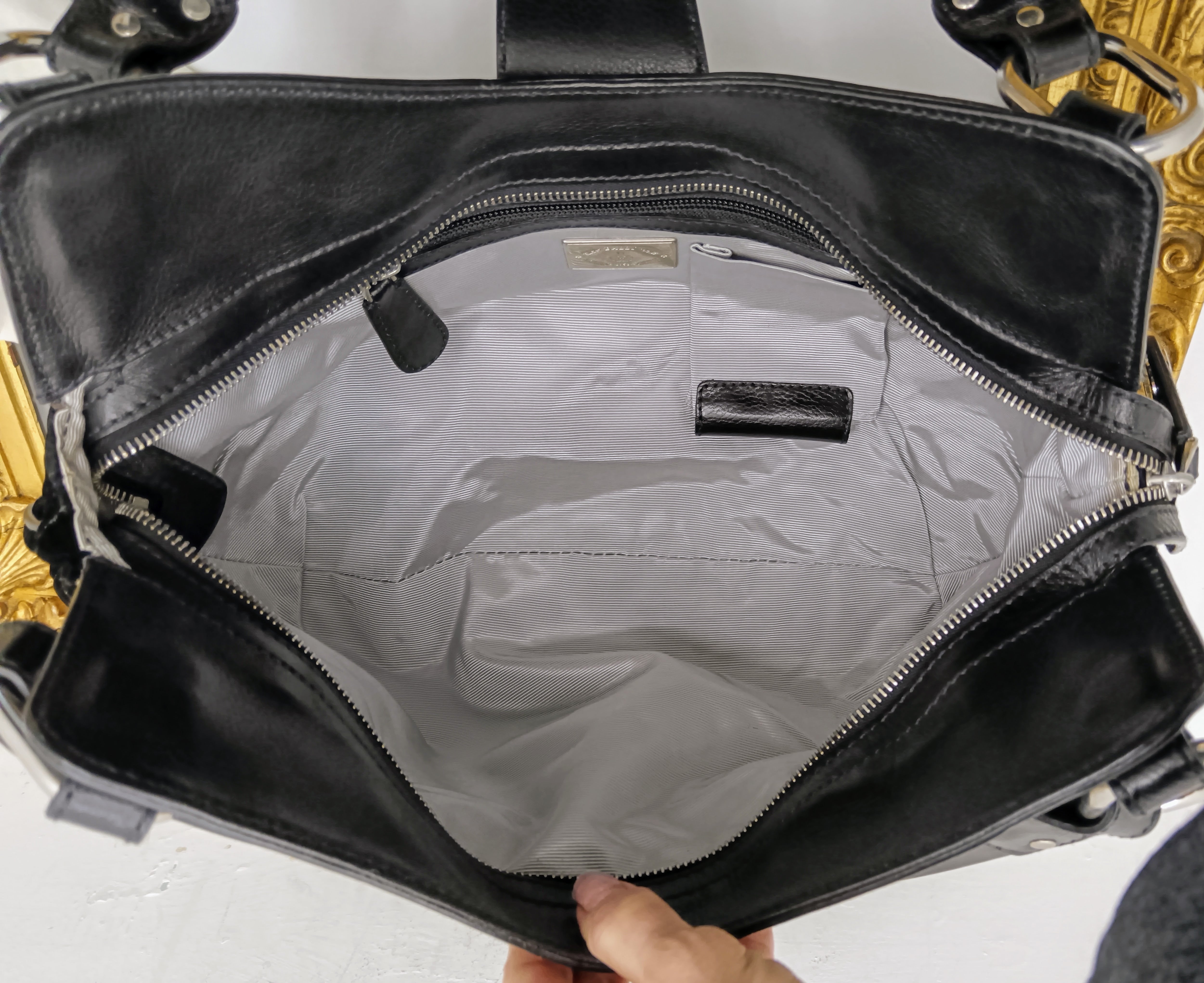 Bally – Borsa a Spalla in Pelle e Velluto Nero Pregiato