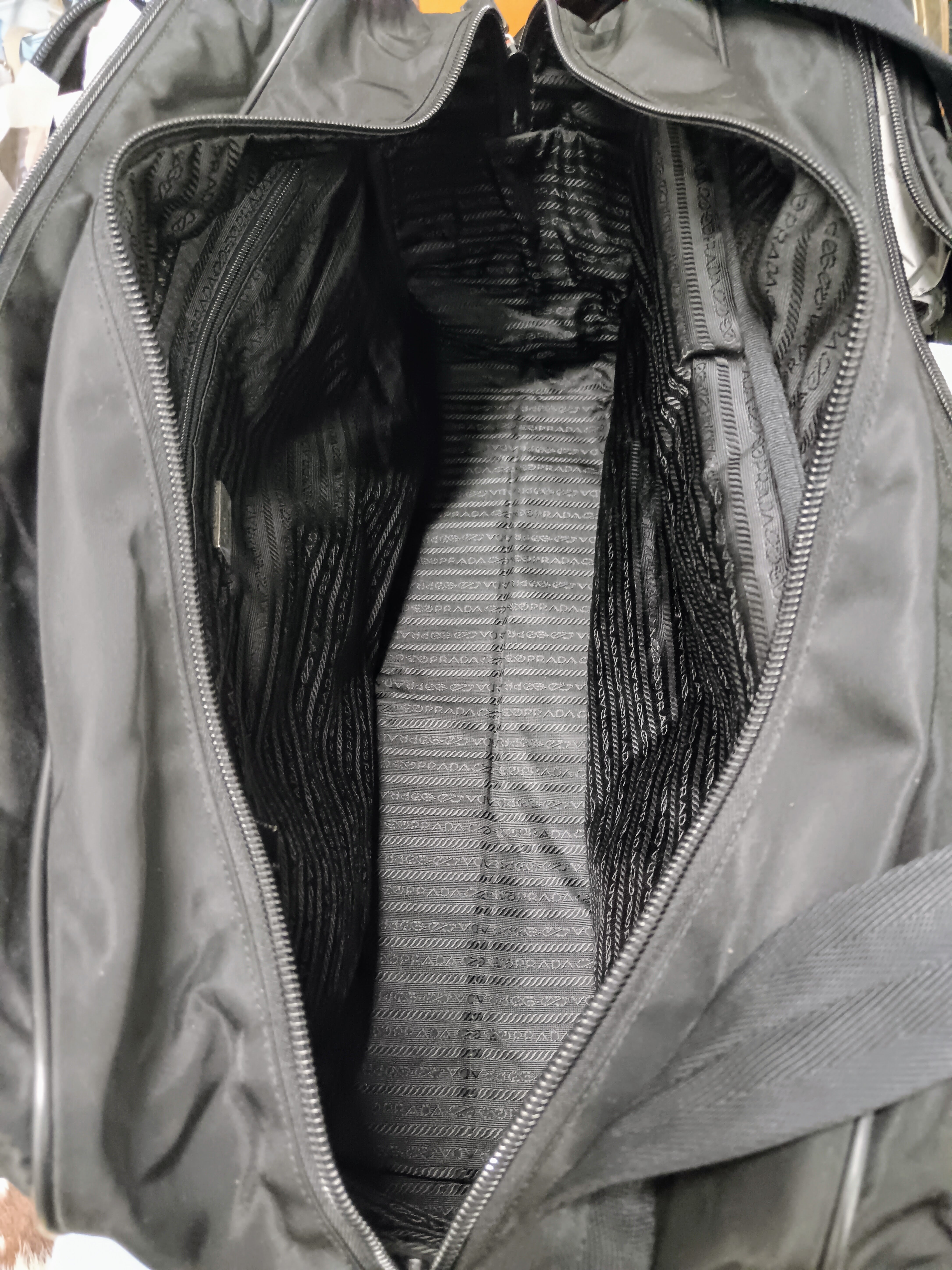 Prada - Borsone da Viaggio/Valigia a Tracolla 3 Scomparti Nylon Nero