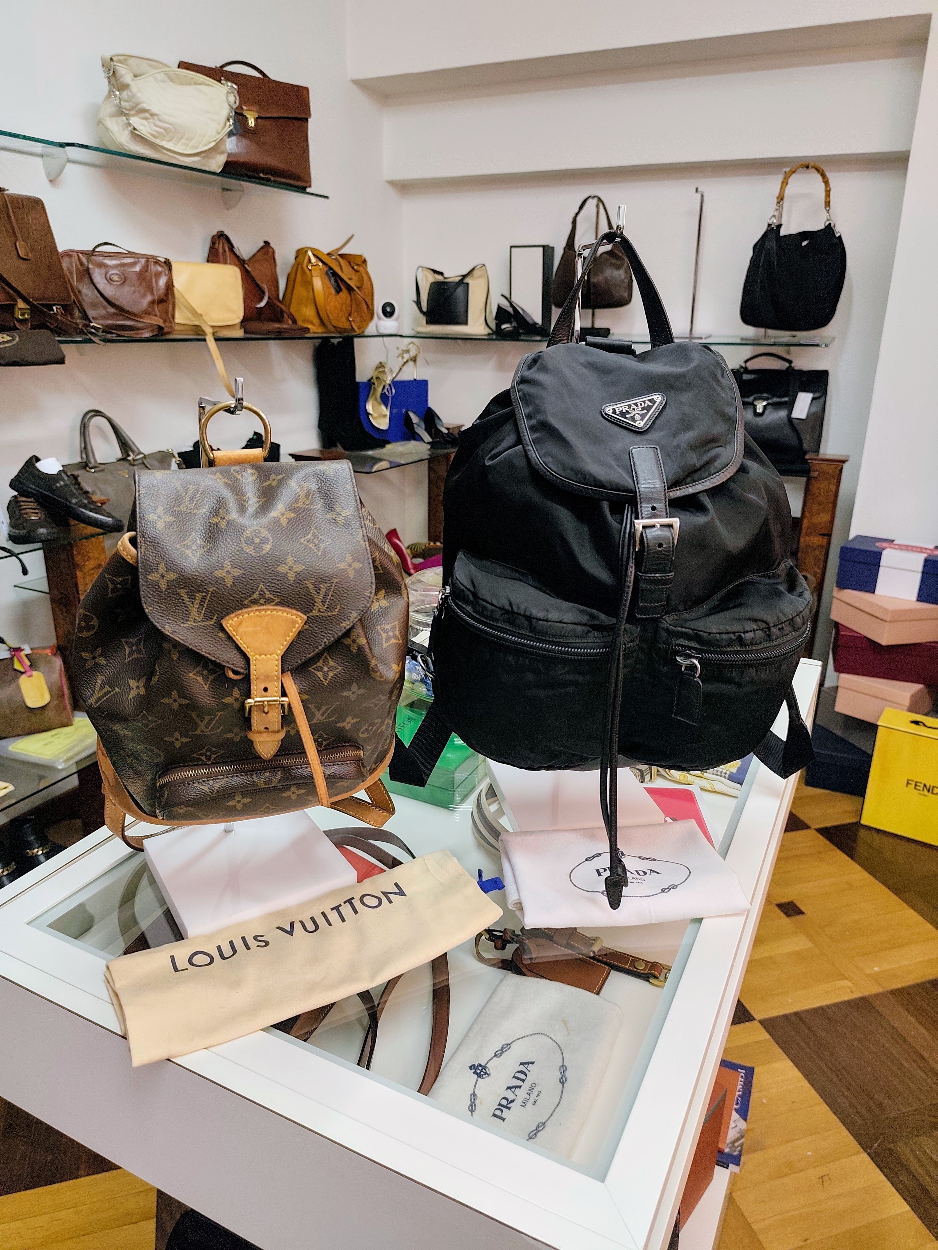 Louis Vuitton - Zaino MONTSOURIS MM – Monogram Vintage