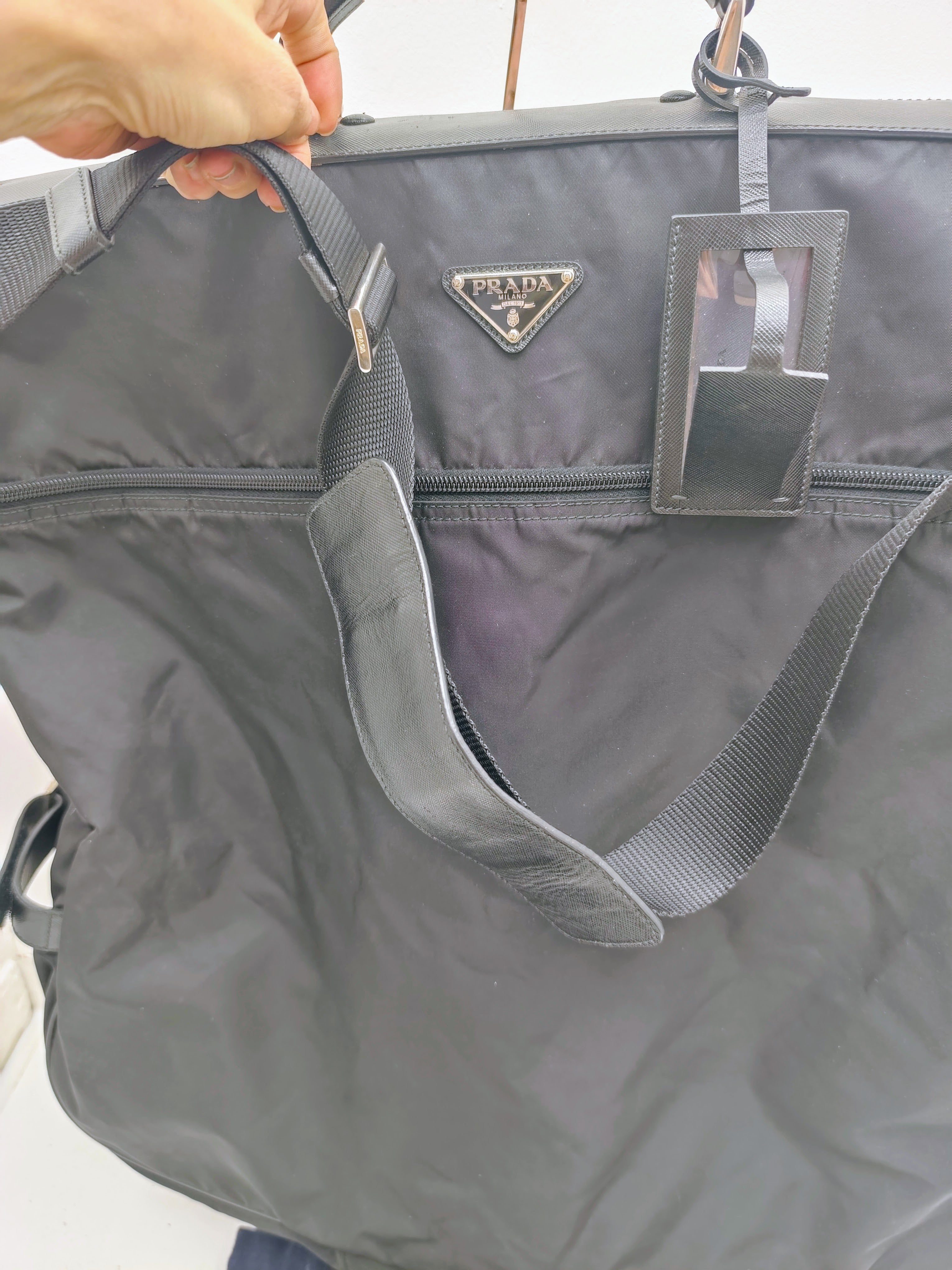 Prada - Borsone Porta Abiti da Viaggio in Re-Nylon e Pelle Nera