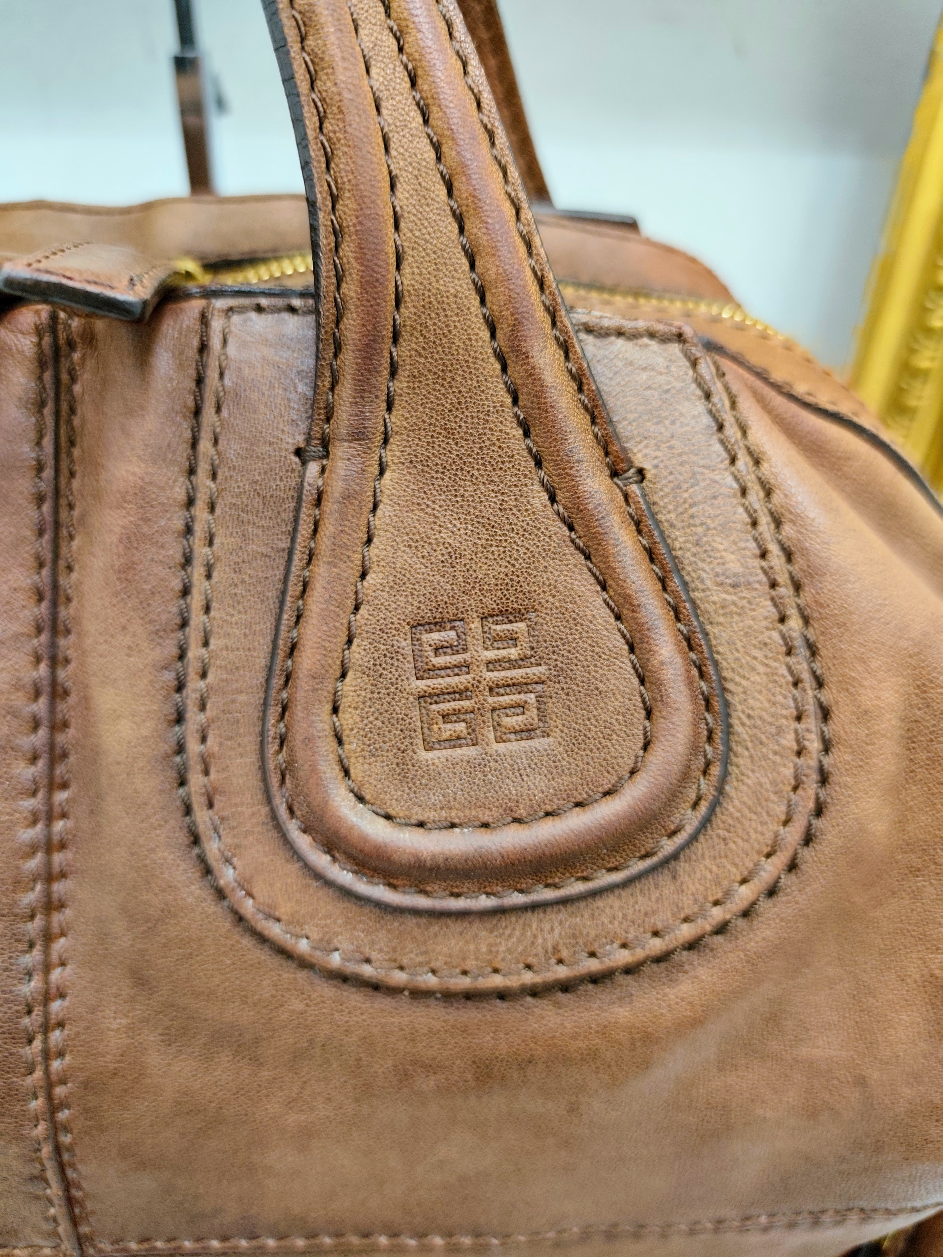 Givenchy – Borsa Shopper “Nightingale” in Pelle Nocciola