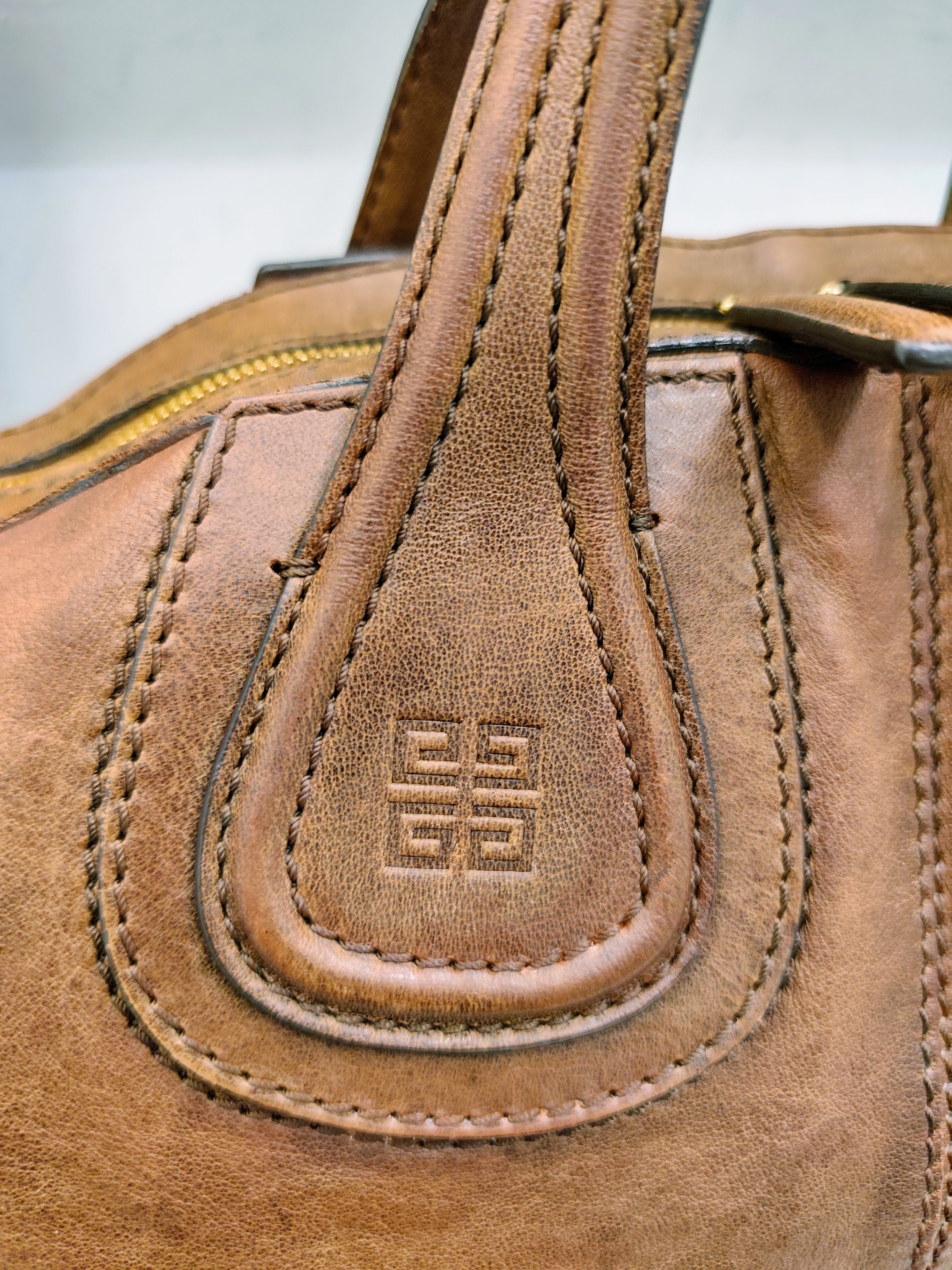 Givenchy – Borsa Shopper “Nightingale” in Pelle Nocciola