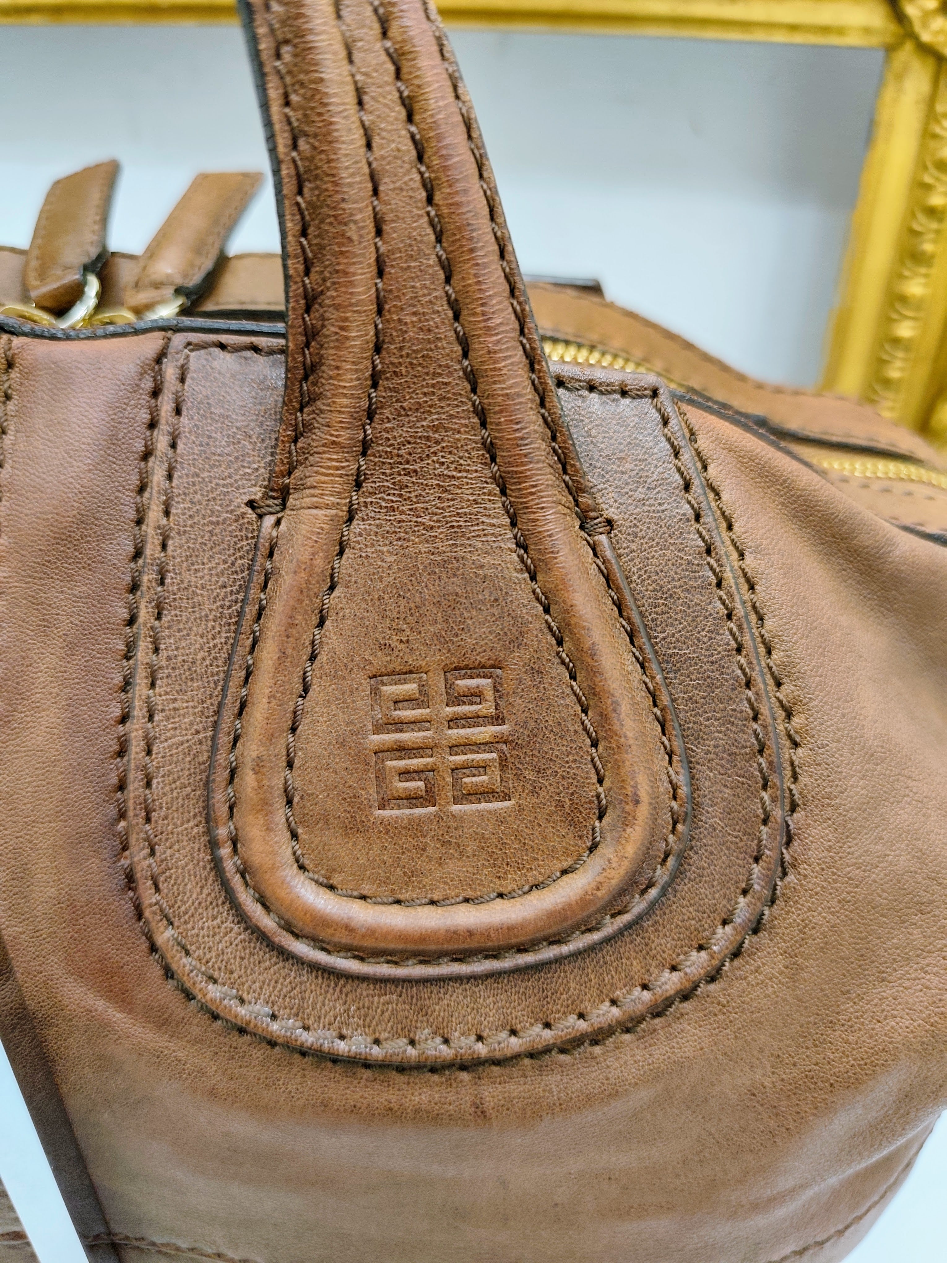 Givenchy – Borsa Shopper “Nightingale” in Pelle Nocciola