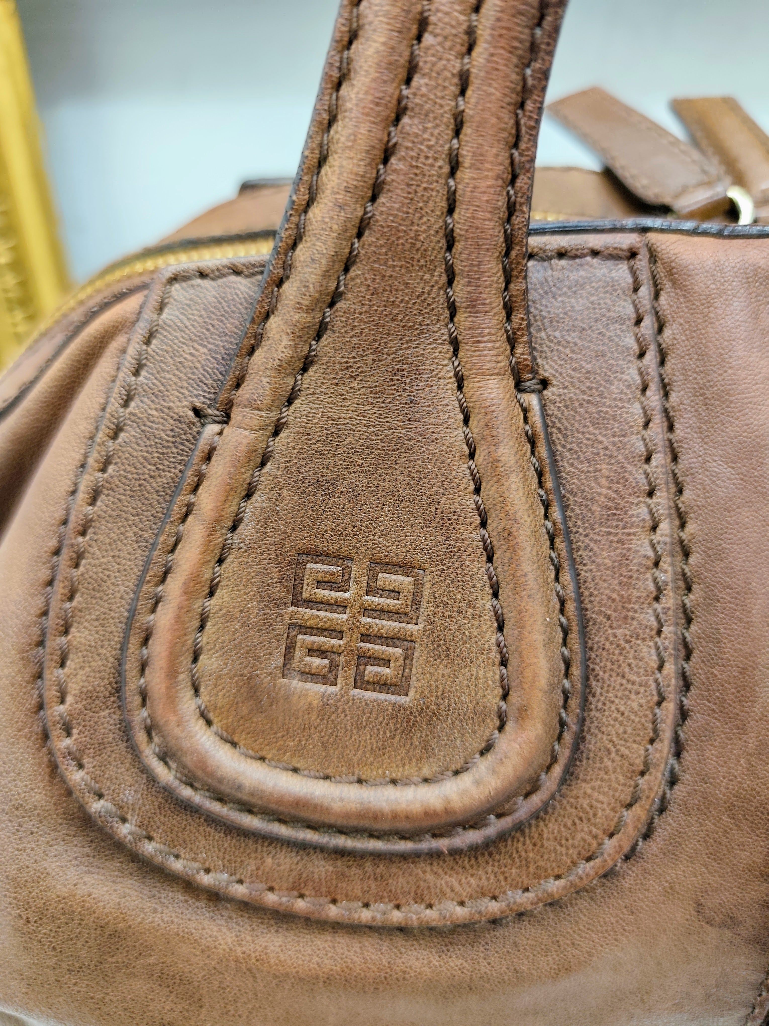 Givenchy – Borsa Shopper “Nightingale” in Pelle Nocciola