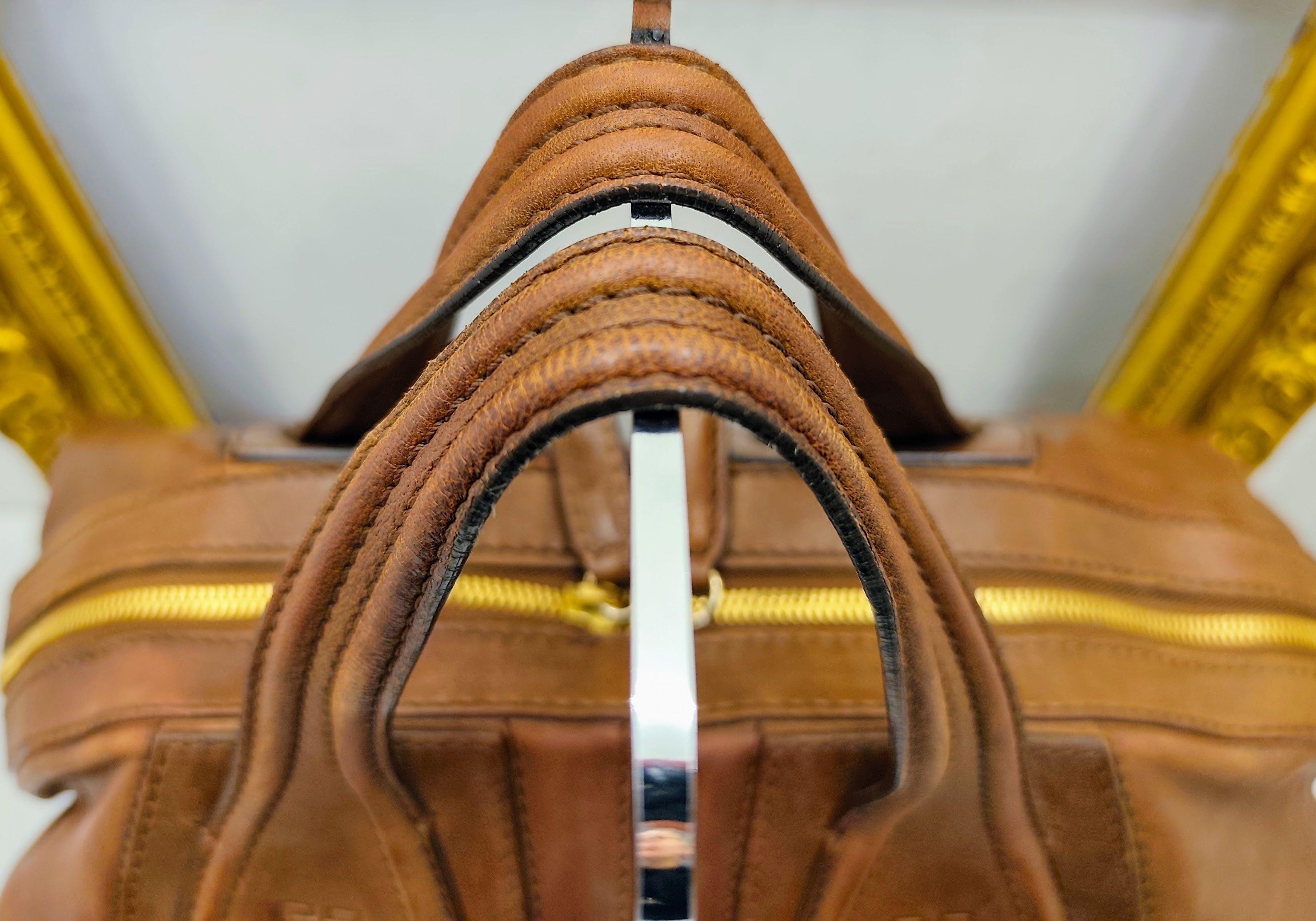 Givenchy – Borsa Shopper “Nightingale” in Pelle Nocciola