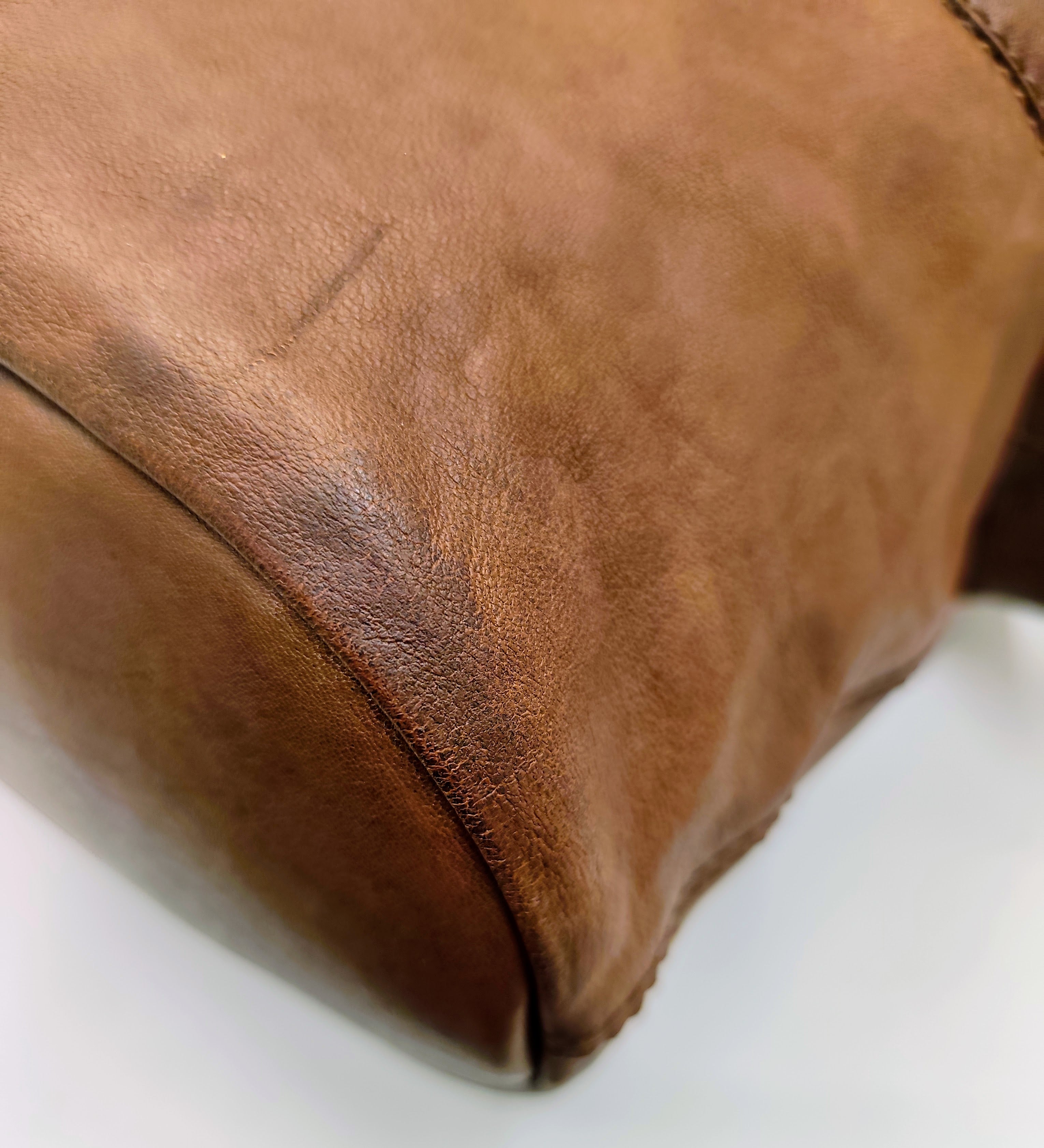Givenchy – Borsa Shopper “Nightingale” in Pelle Nocciola