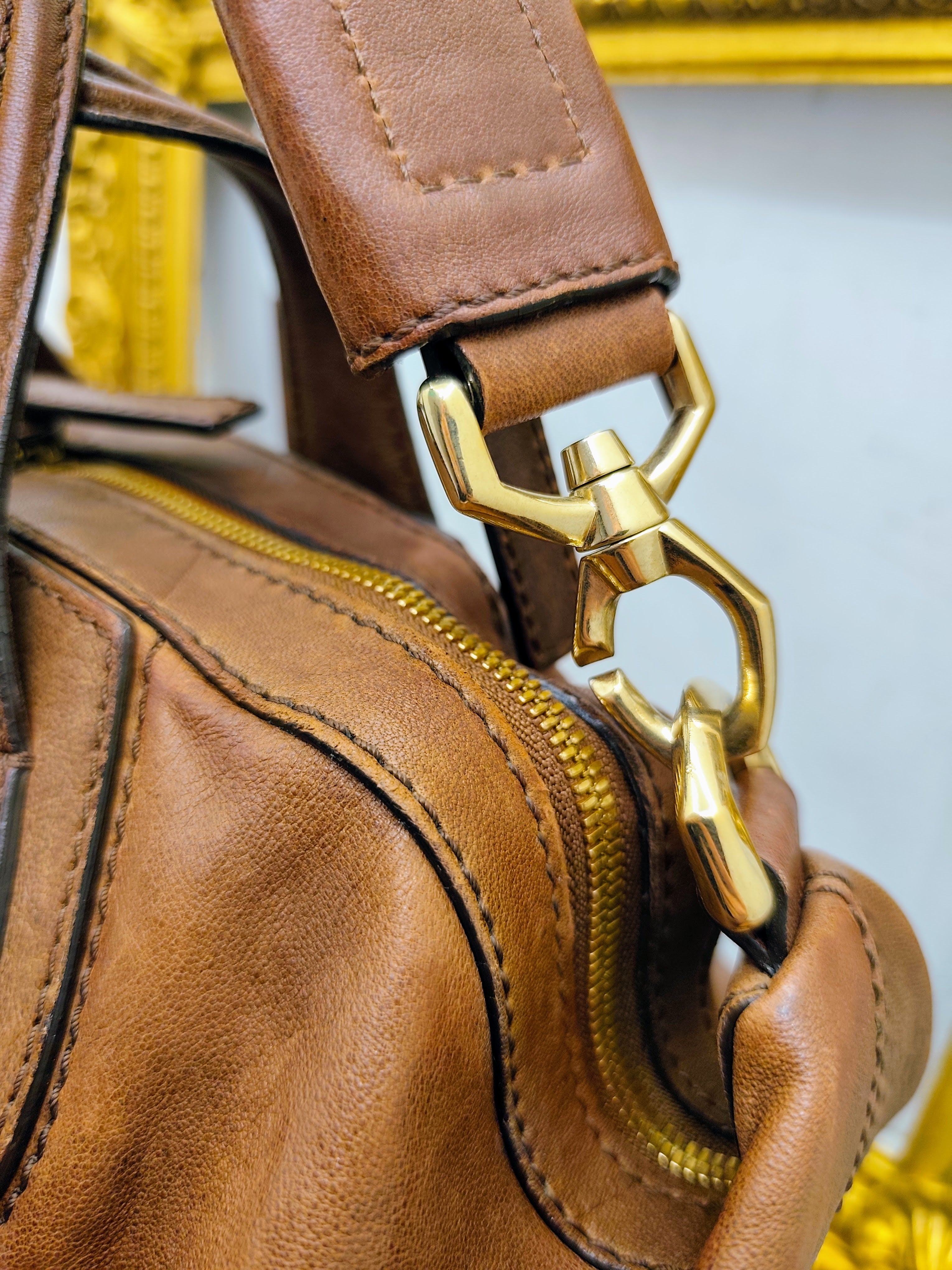 Givenchy – Borsa Shopper “Nightingale” in Pelle Nocciola