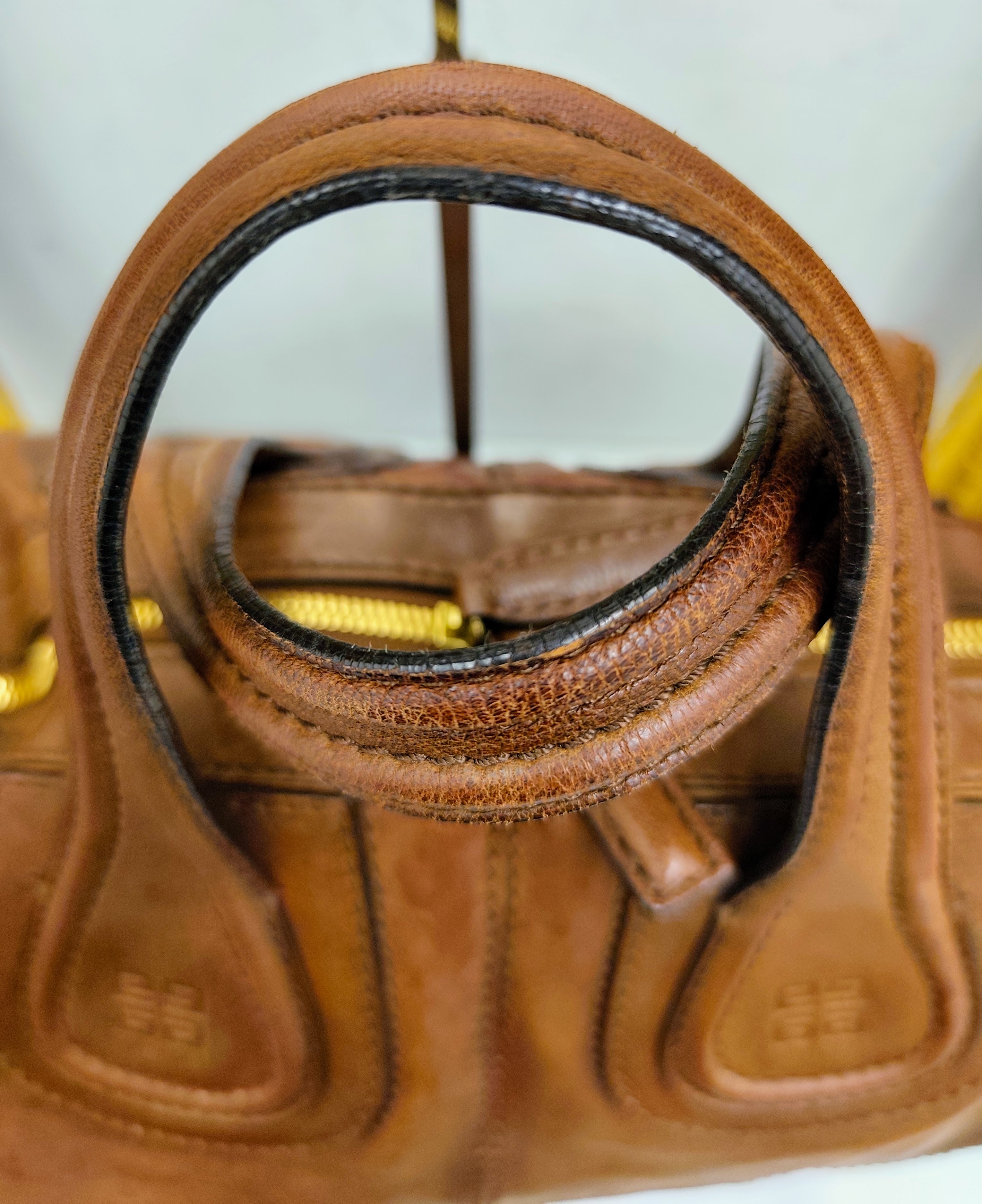 Givenchy – Borsa Shopper “Nightingale” in Pelle Nocciola