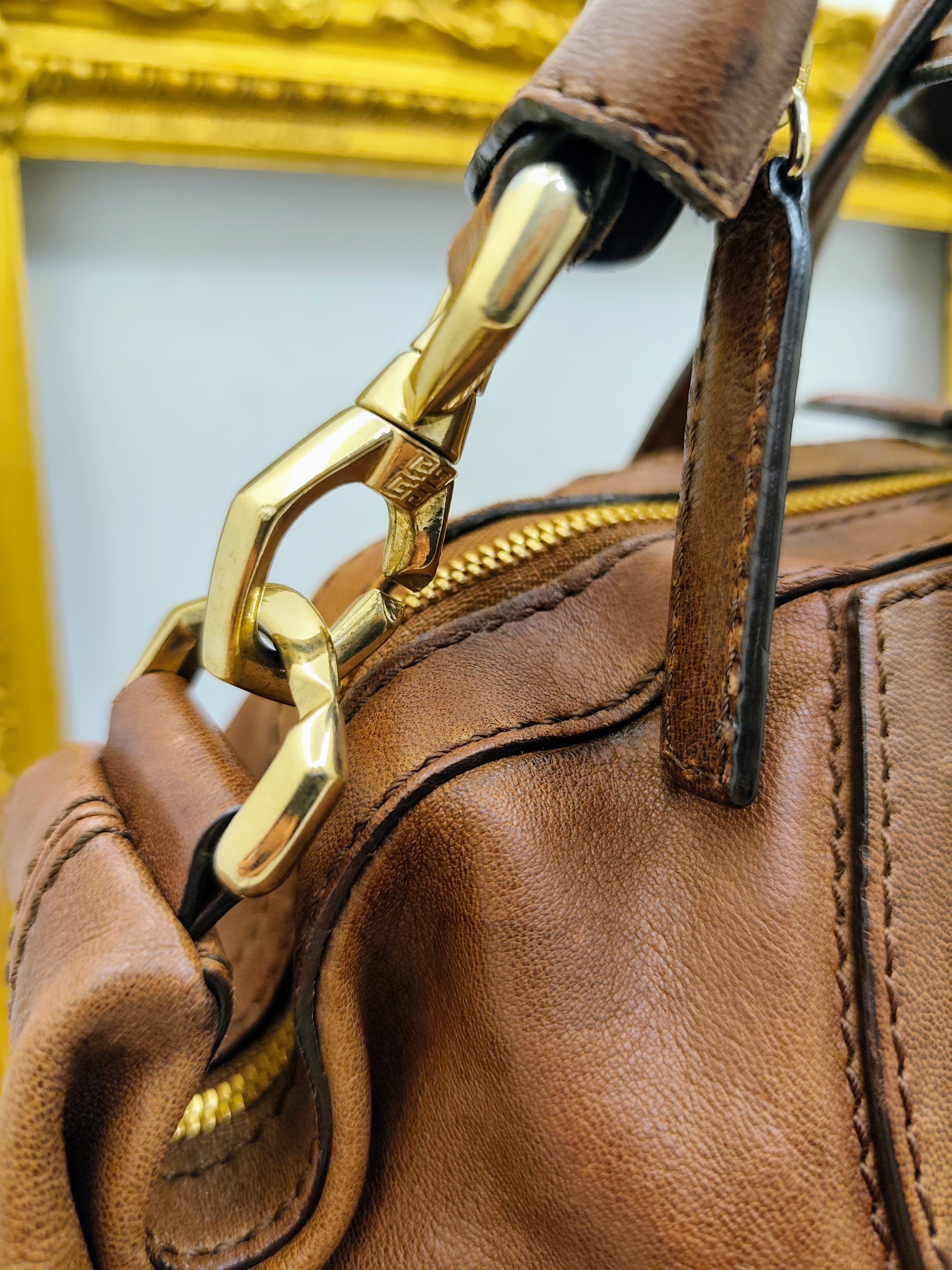Givenchy – Borsa Shopper “Nightingale” in Pelle Nocciola