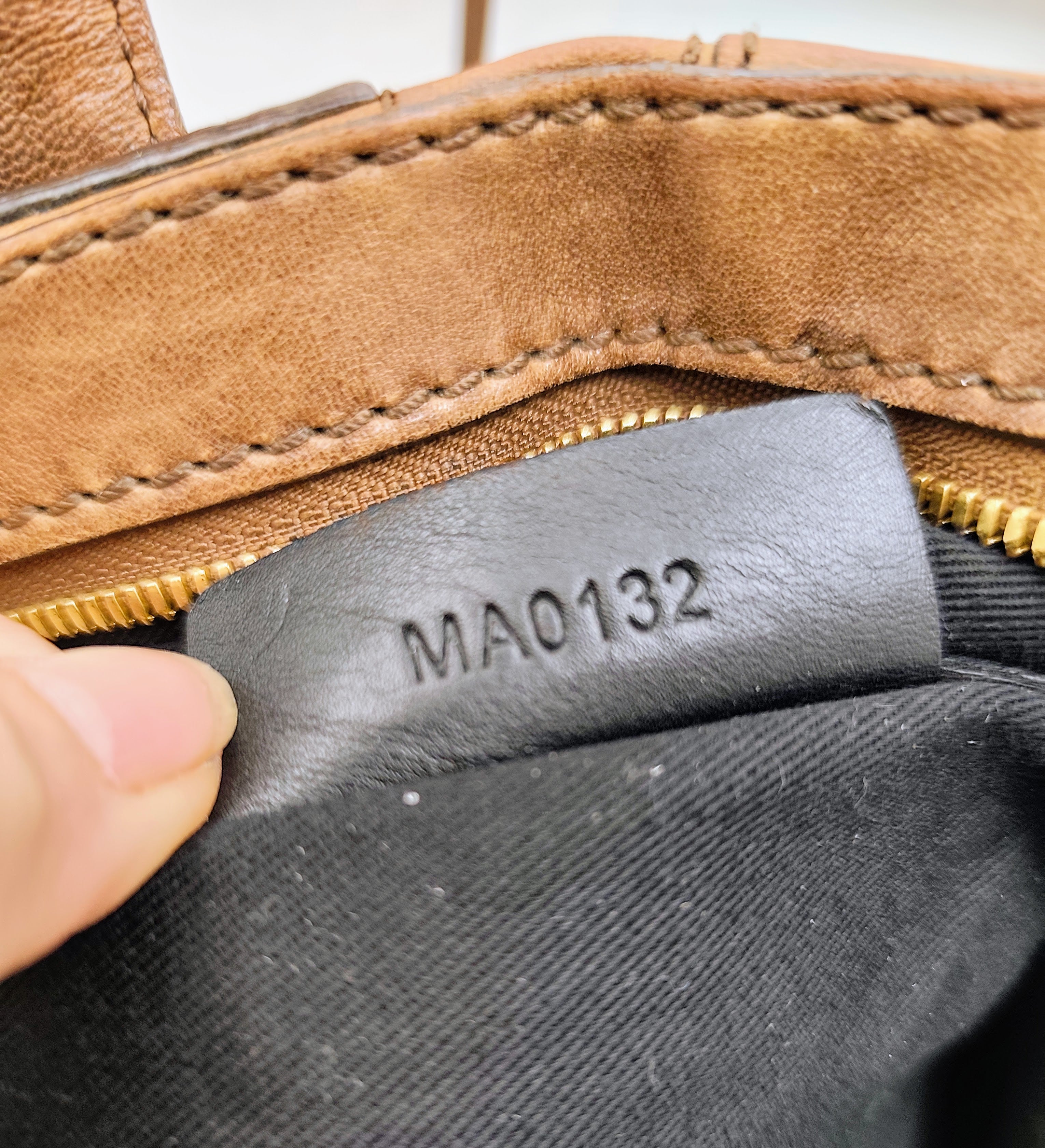 Givenchy – Borsa Shopper “Nightingale” in Pelle Nocciola