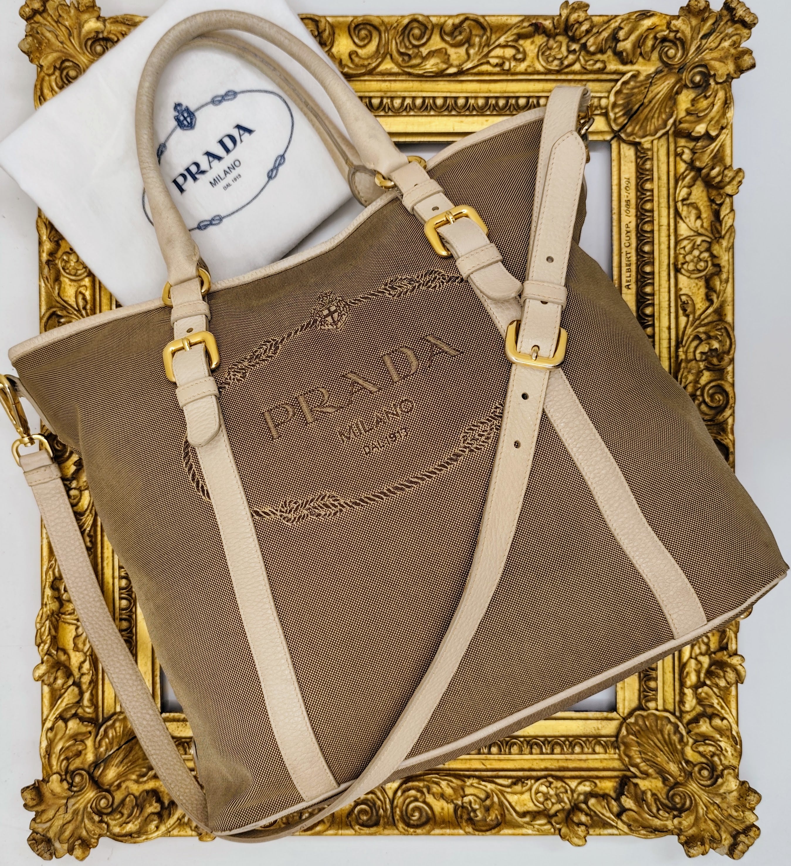 Prada – Shopper Tote Bag Logo Jacquard Tessuto Beige e Pelle Bianco