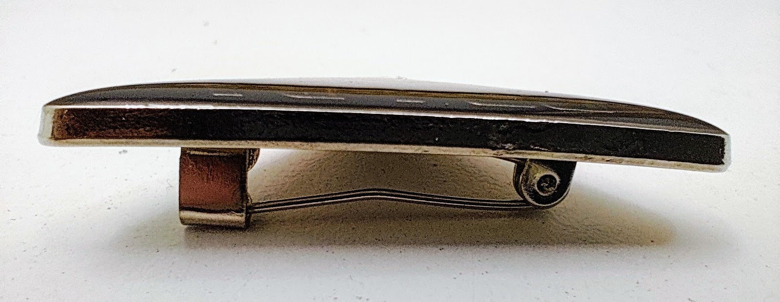 Prada – Spilla Triangolo Smaltato Nero in Acciaio Vintage