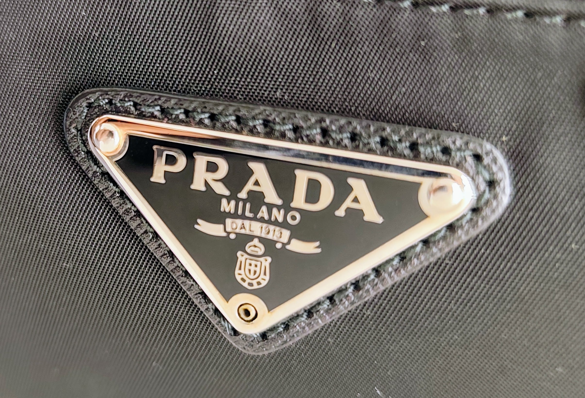 Prada - Trousse Toilette Doppia da Viaggio in Re-Nylon e Saffiano Nero