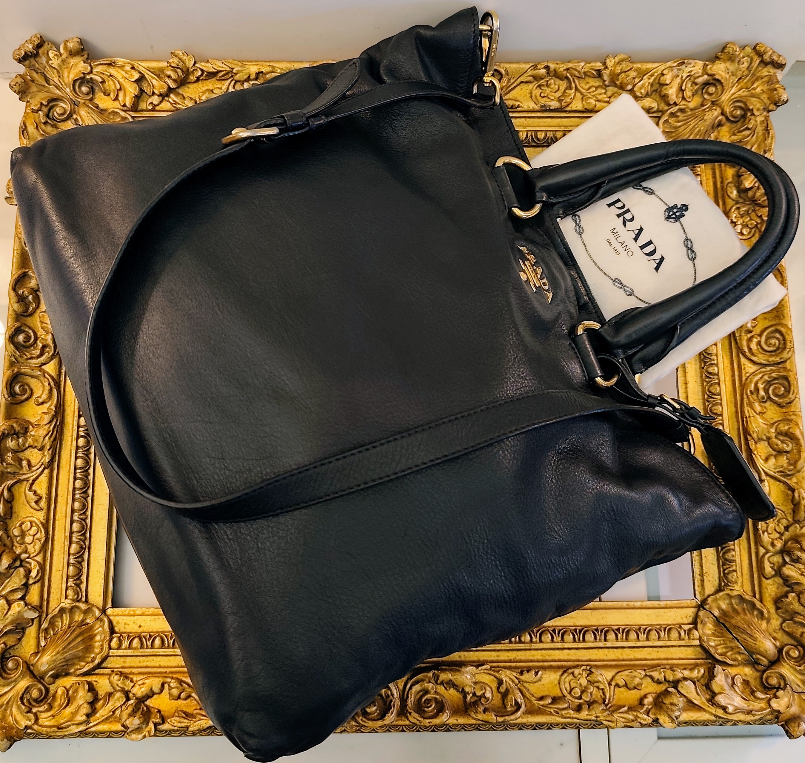 Prada - Shopper a spalla in Pelle Spazzolata Nera con tracolla