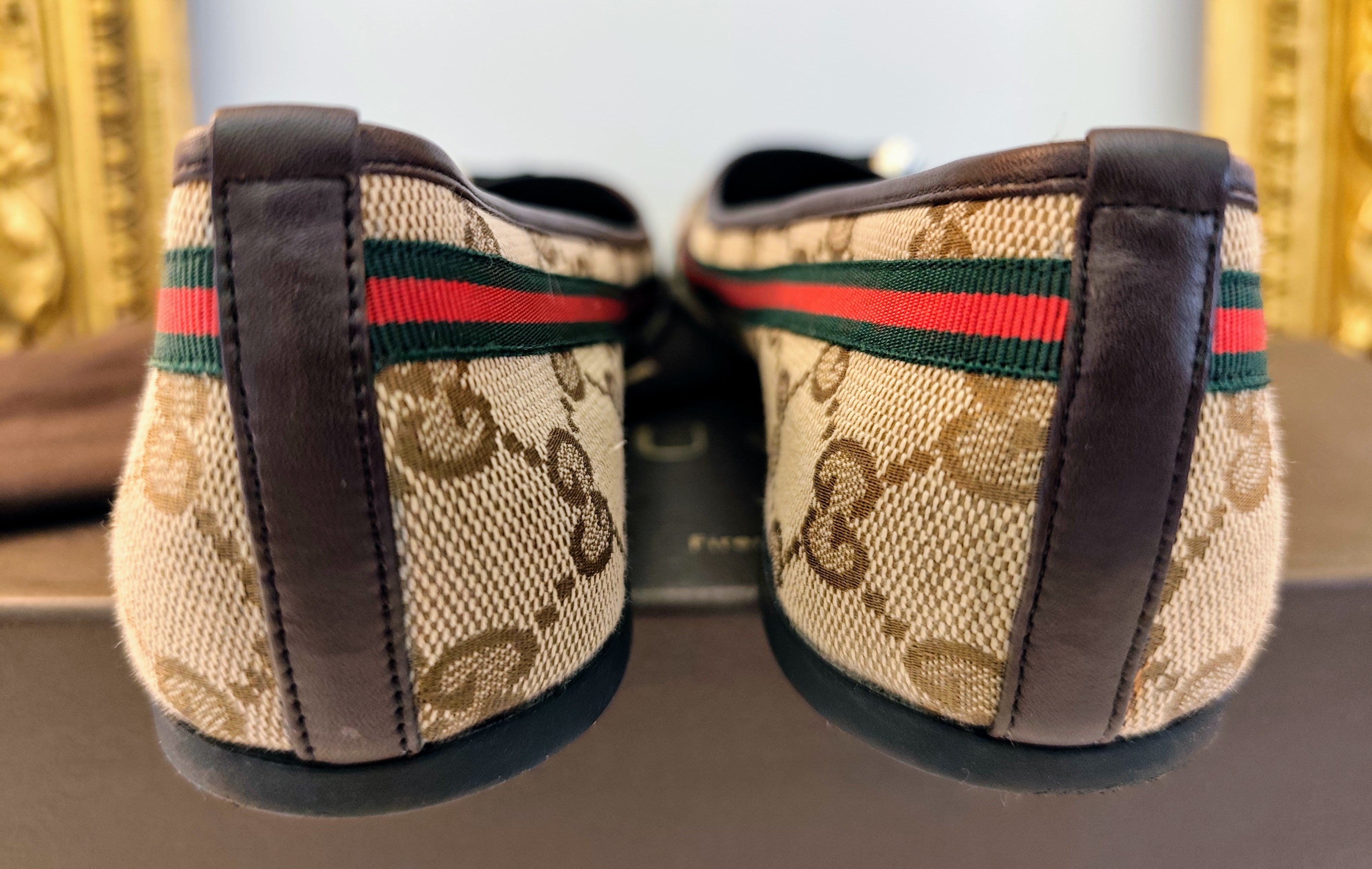 Gucci – Ballerine Tessuto “GG” e Fascia Web con Fiocco e Charm