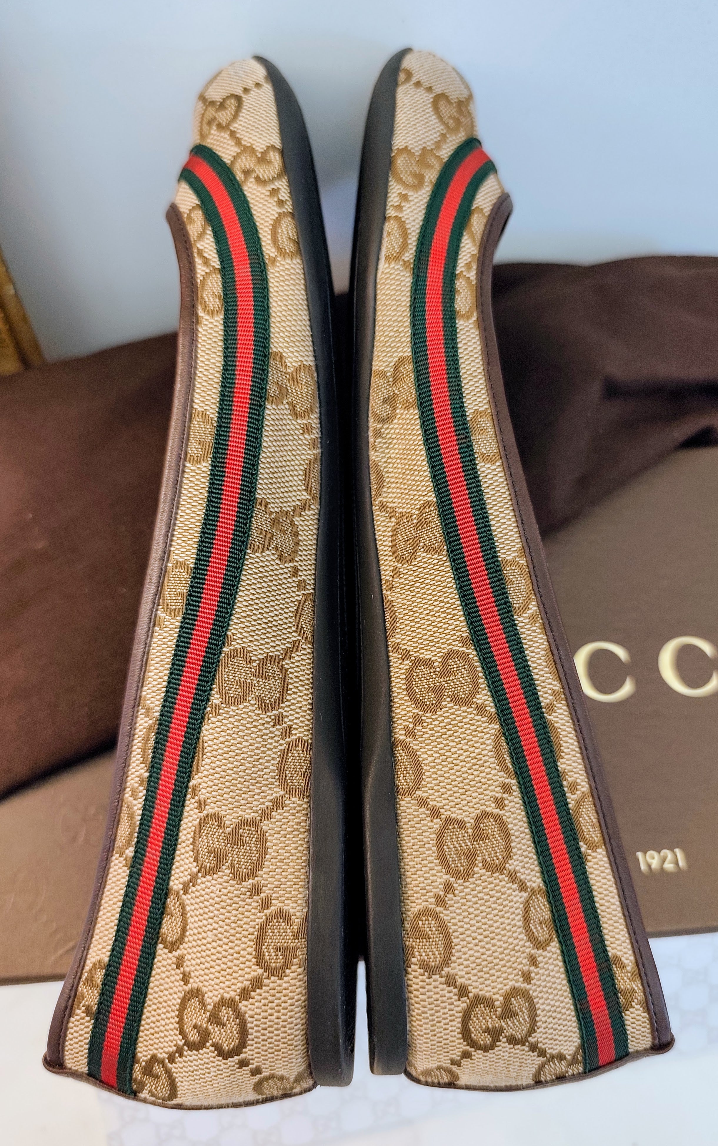 Gucci – Ballerine Tessuto “GG” e Fascia Web con Fiocco e Charm