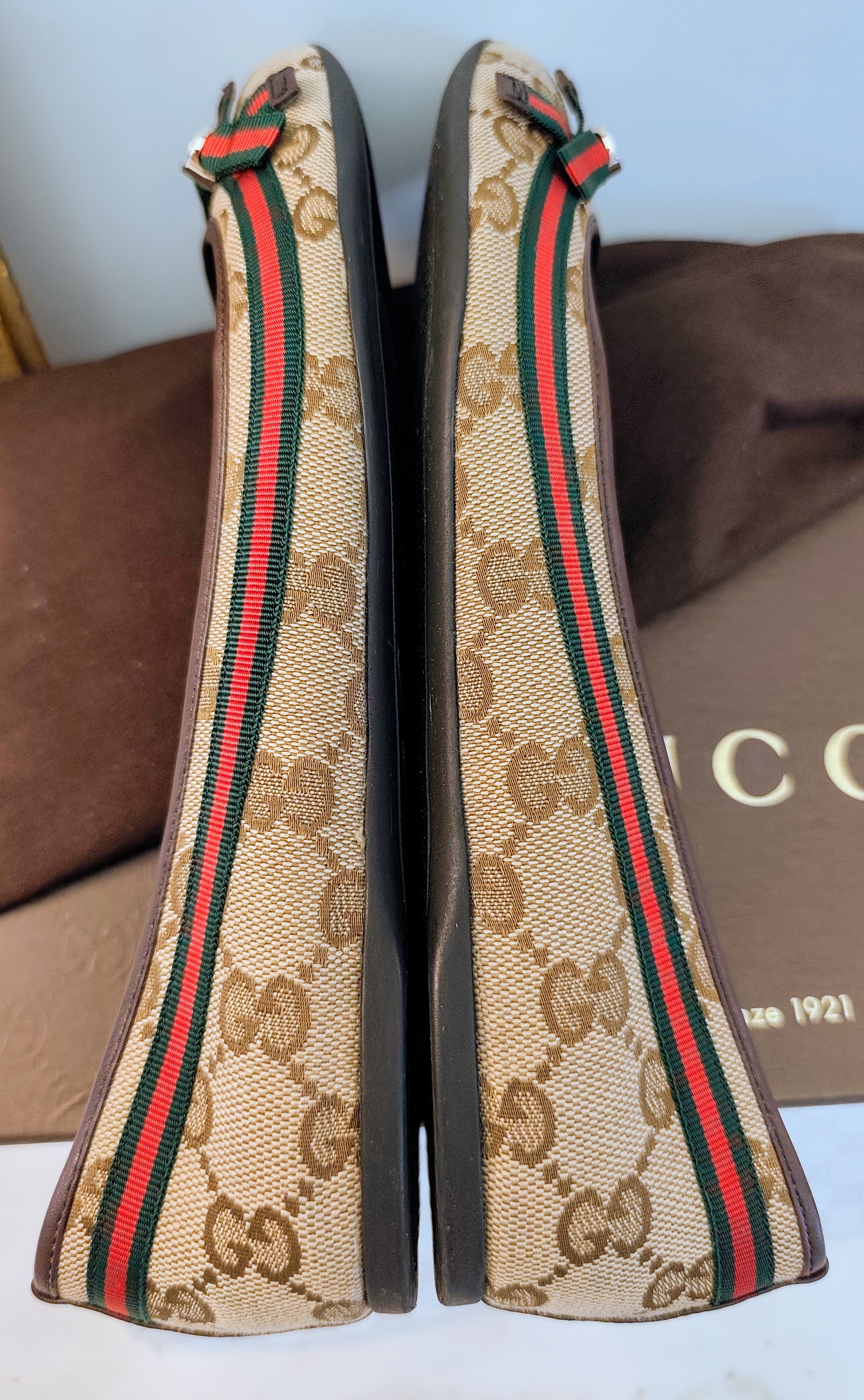 Gucci – Ballerine Tessuto “GG” e Fascia Web con Fiocco e Charm