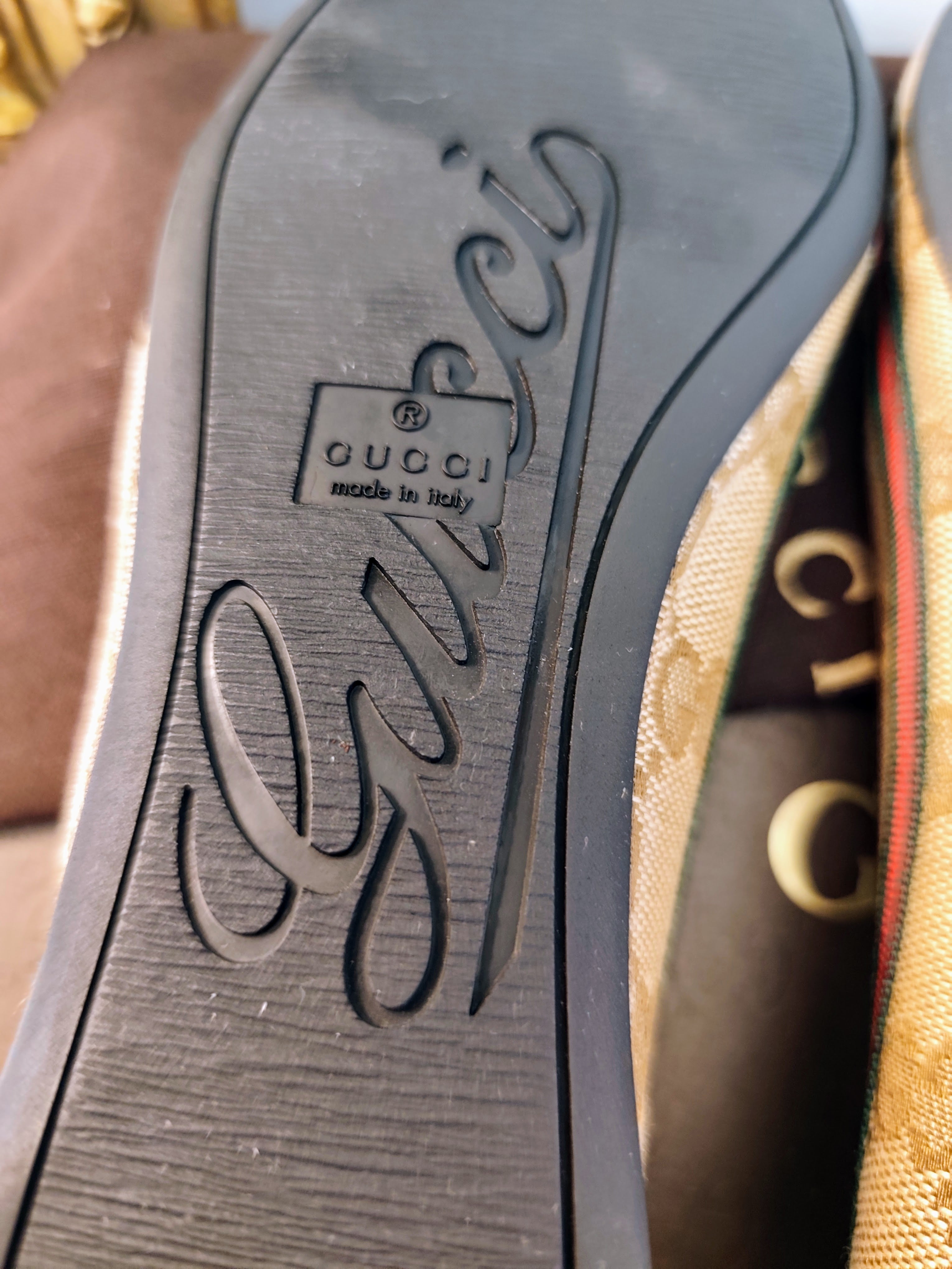 Gucci – Ballerine Tessuto “GG” e Fascia Web con Fiocco e Charm