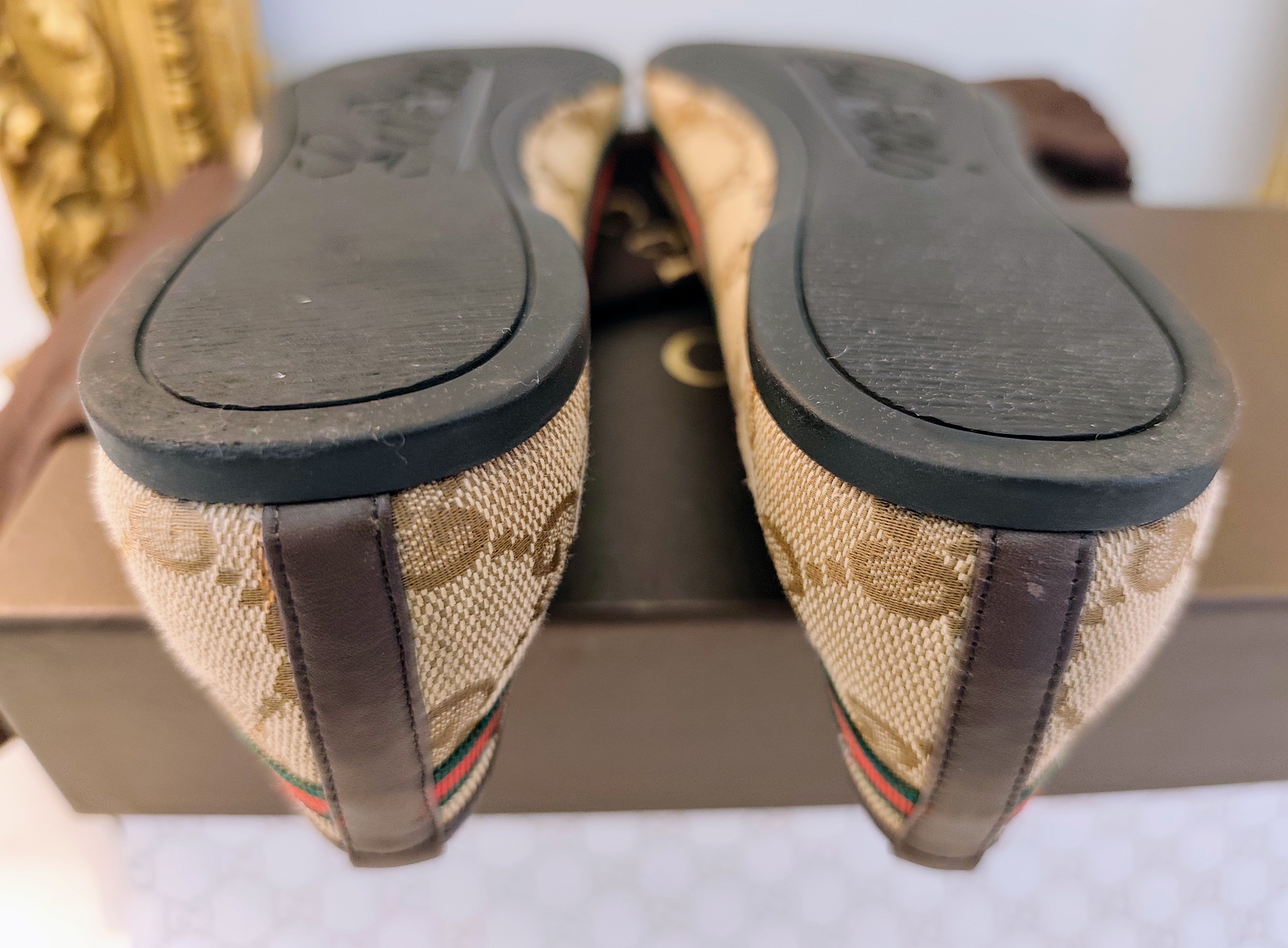 Gucci – Ballerine Tessuto “GG” e Fascia Web con Fiocco e Charm