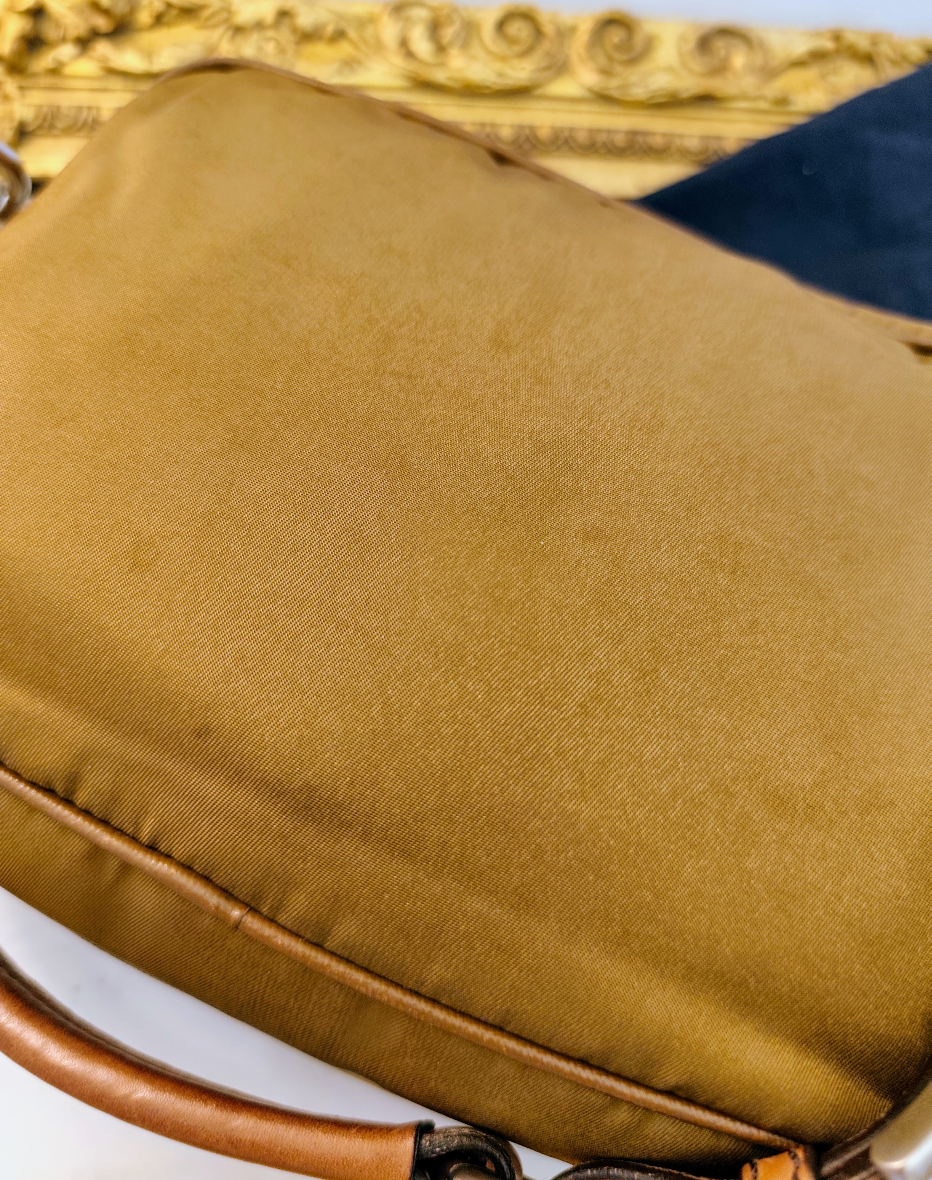 Prada - Borsetta a Spalla o Pochette in tessuto e pelle Cognac