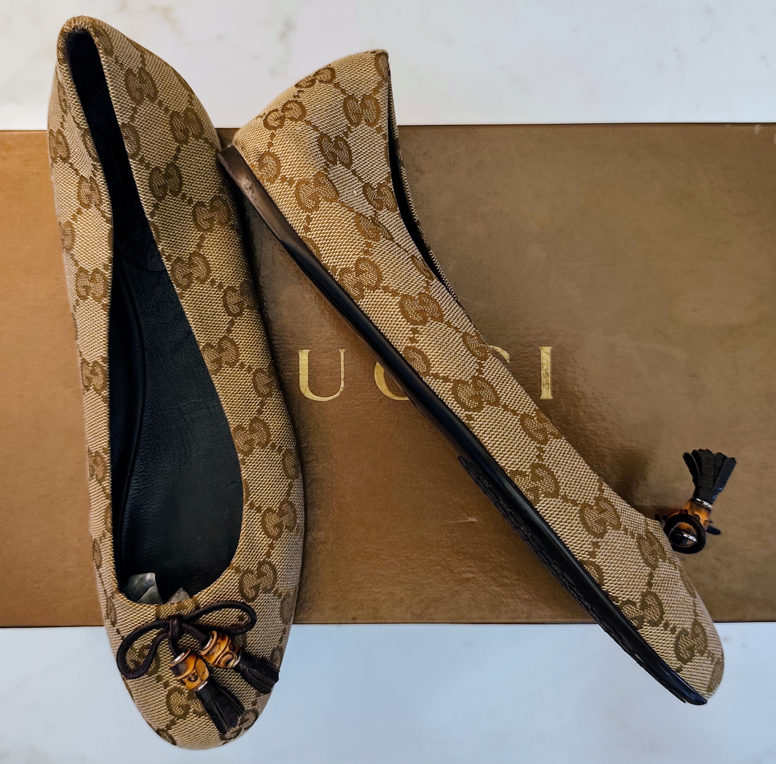 Gucci – Ballerine Tessuto “GG” Beige Fiocchi e Charm Bamboo